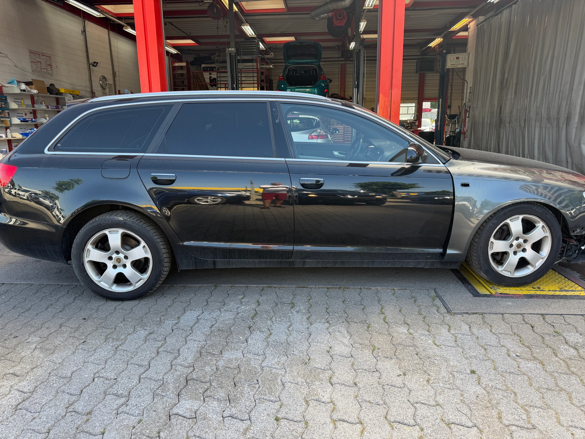AUDI A6 Avant 3.0 V6 TDI quattro-image-4