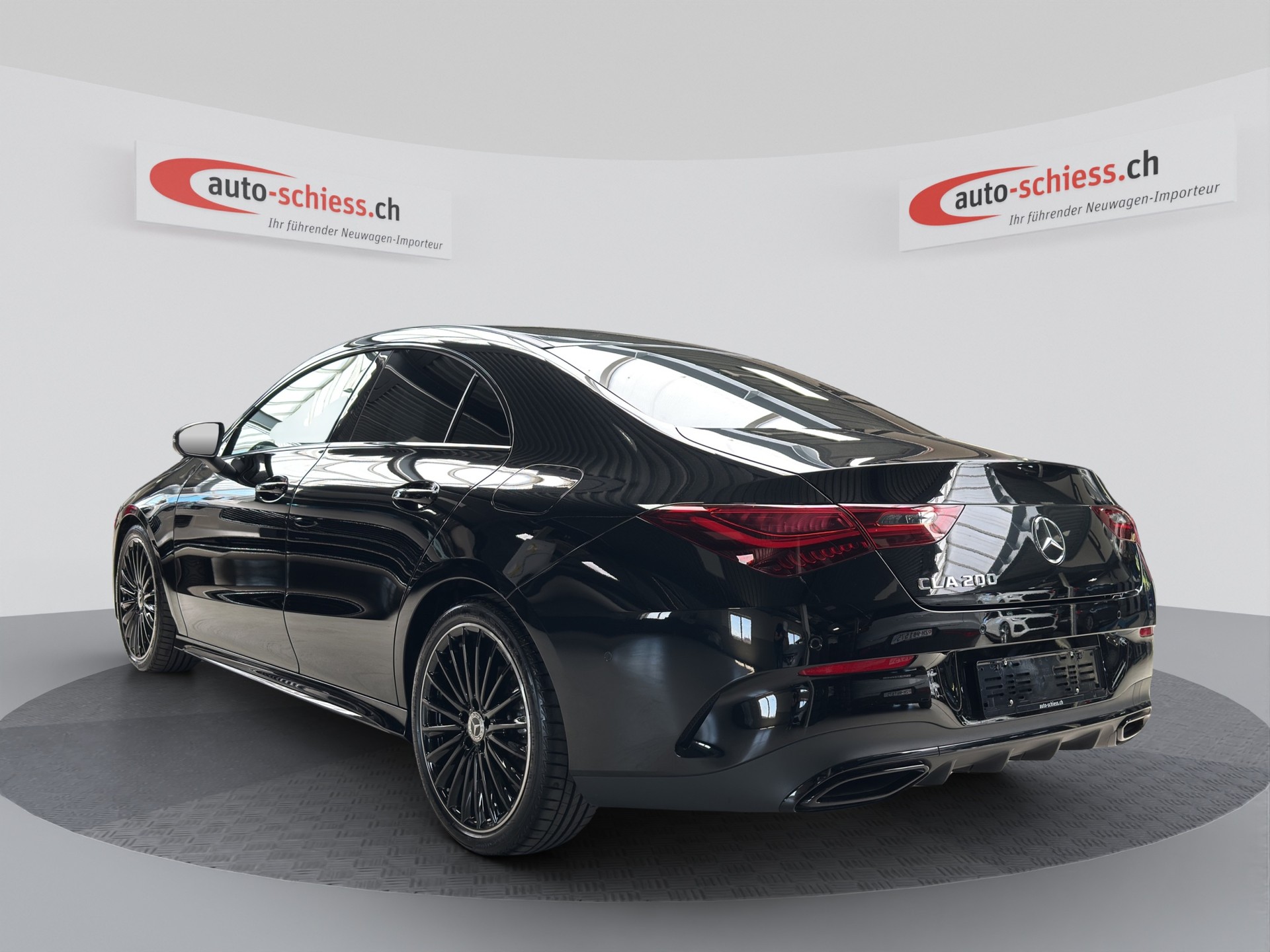 MERCEDES-BENZ CLA 200 AMG Night 7G-DCT-image-2