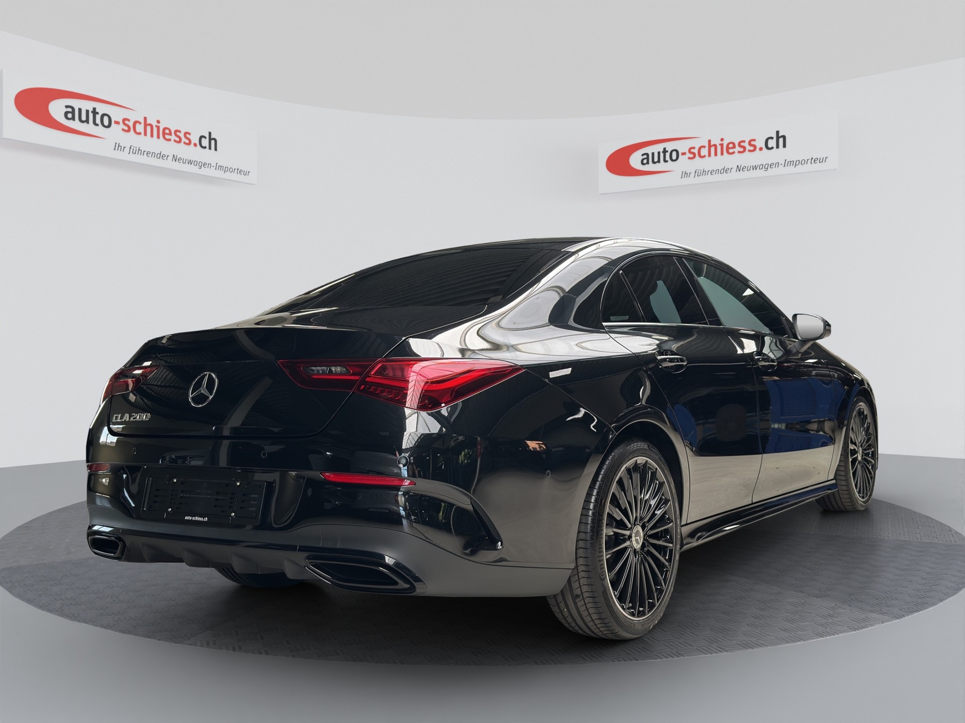 MERCEDES-BENZ CLA 200 AMG Night 7G-DCT-image-4