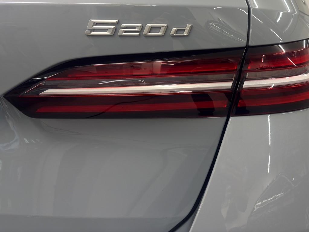 BMW 520d xDrive Touring M Sportpaket-image-19