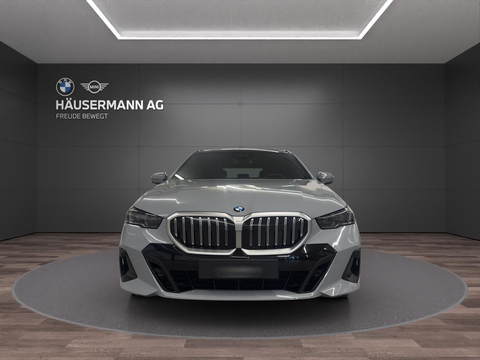BMW 520d xDrive Touring M Sportpaket-image-1