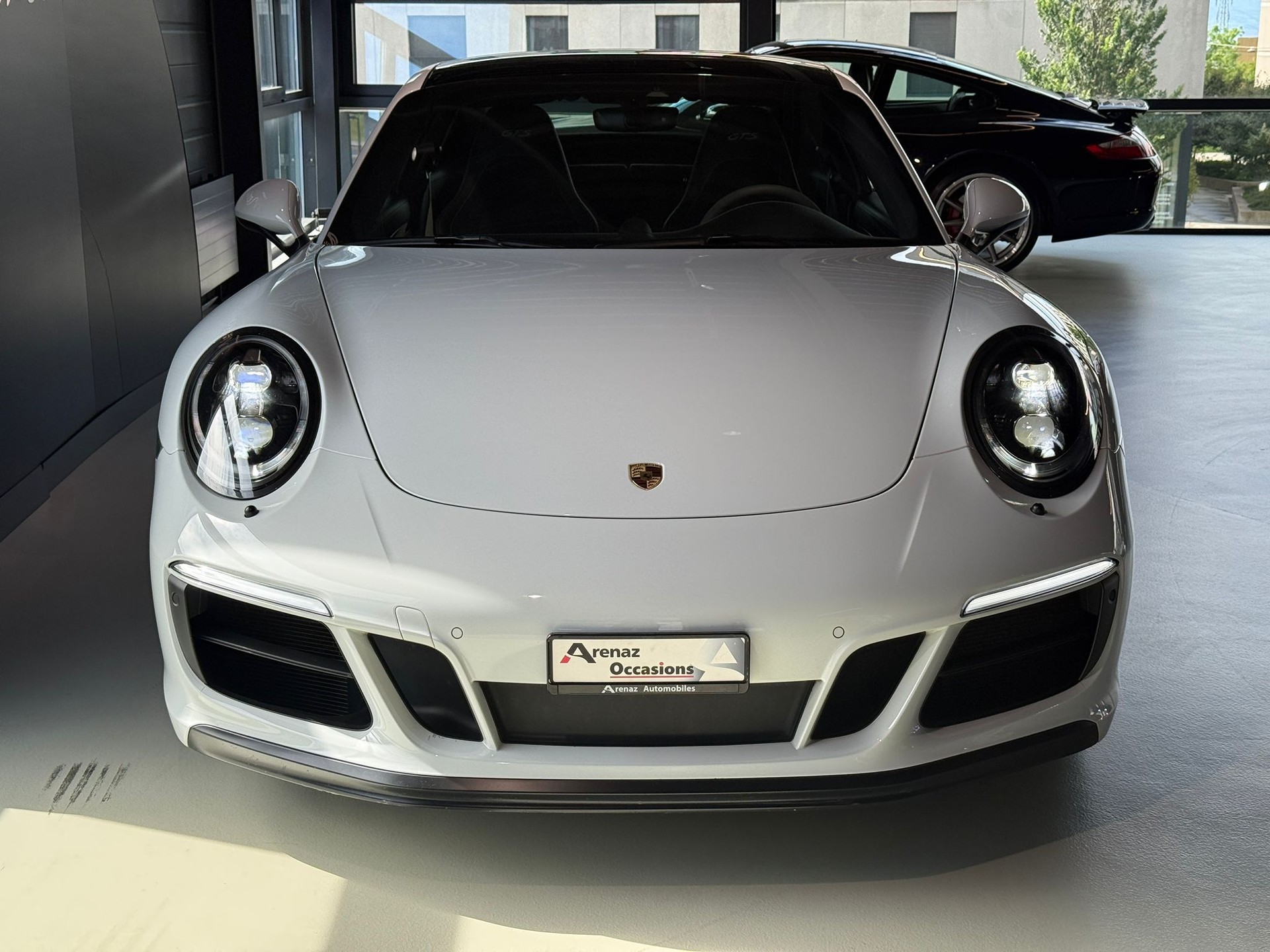 PORSCHE 911 Carrera 4 GTS PDK-showroom-element-2