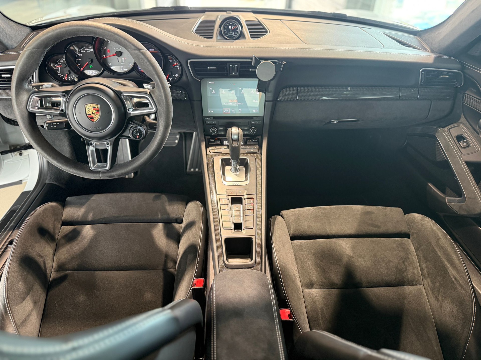 PORSCHE 911 Carrera 4 GTS PDK-image-14