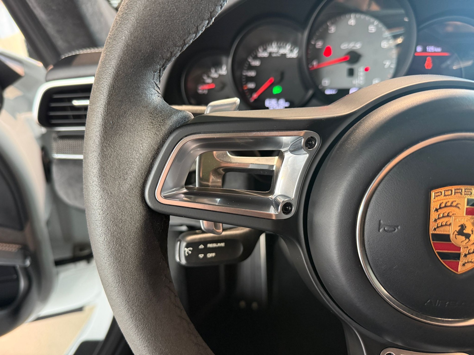 PORSCHE 911 Carrera 4 GTS PDK-image-17