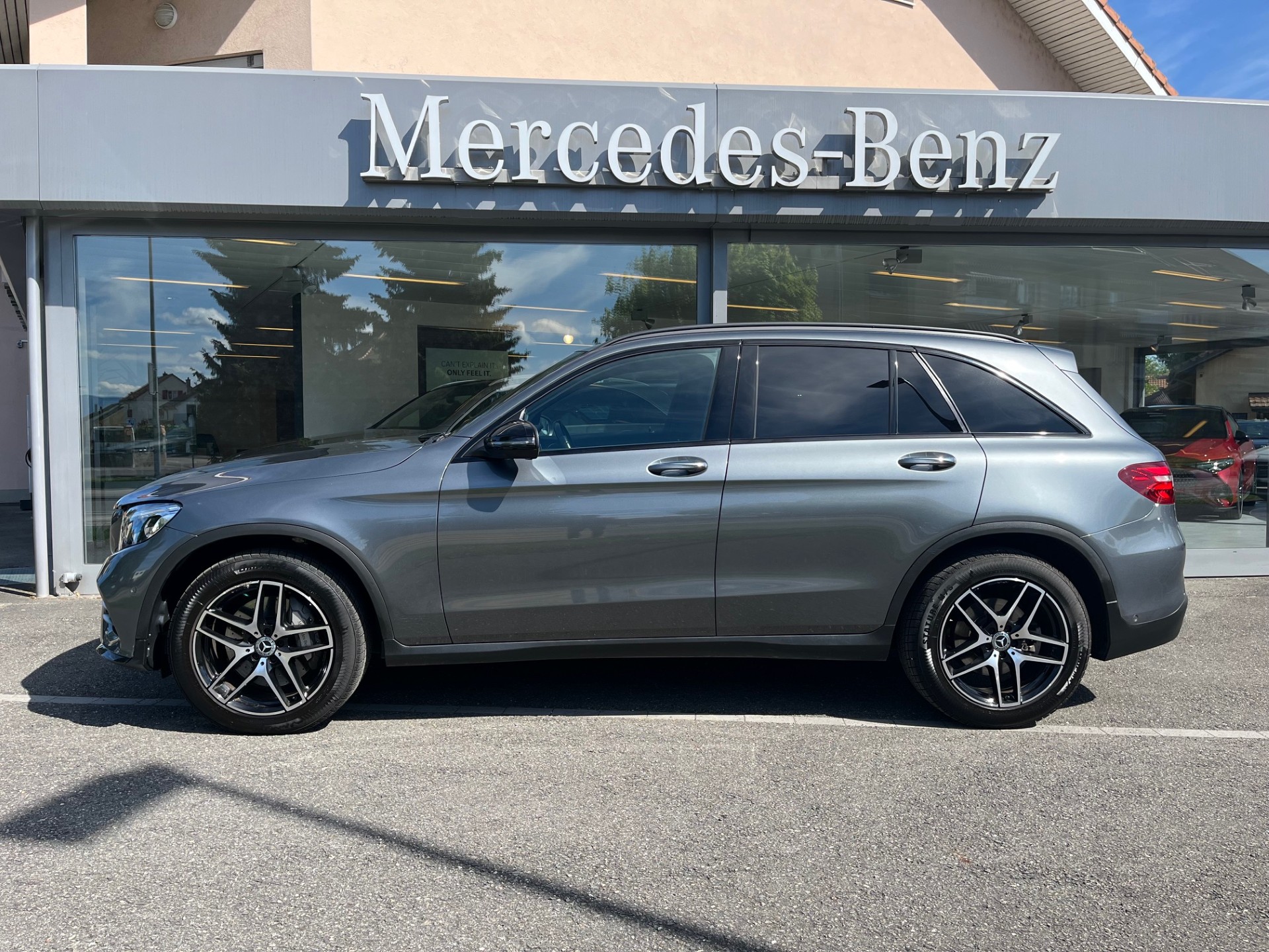 MERCEDES-BENZ GLC 250 d AMG Line 4Matic 9G-Tronic-image-2