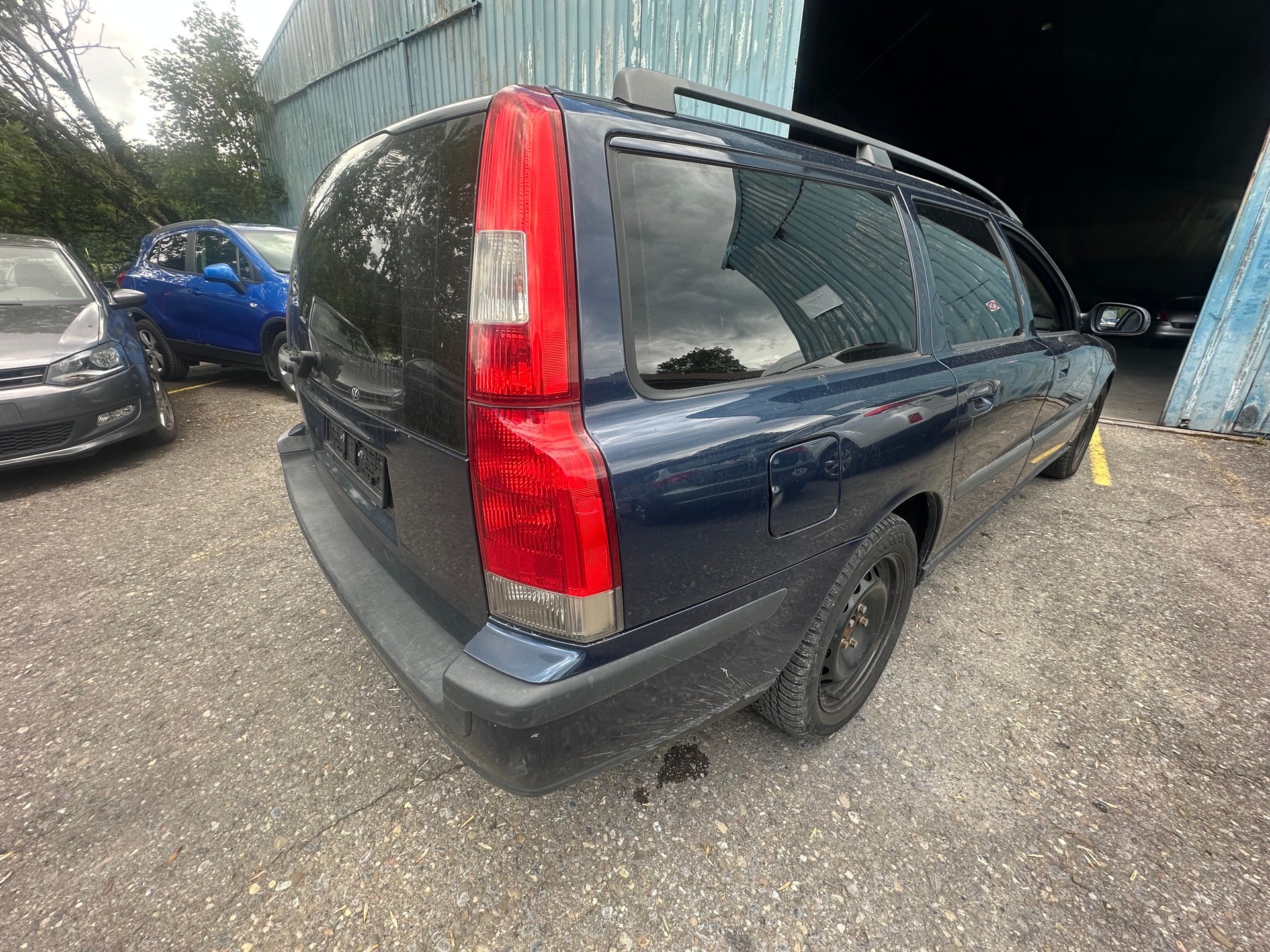 VOLVO V70 D5-image-4