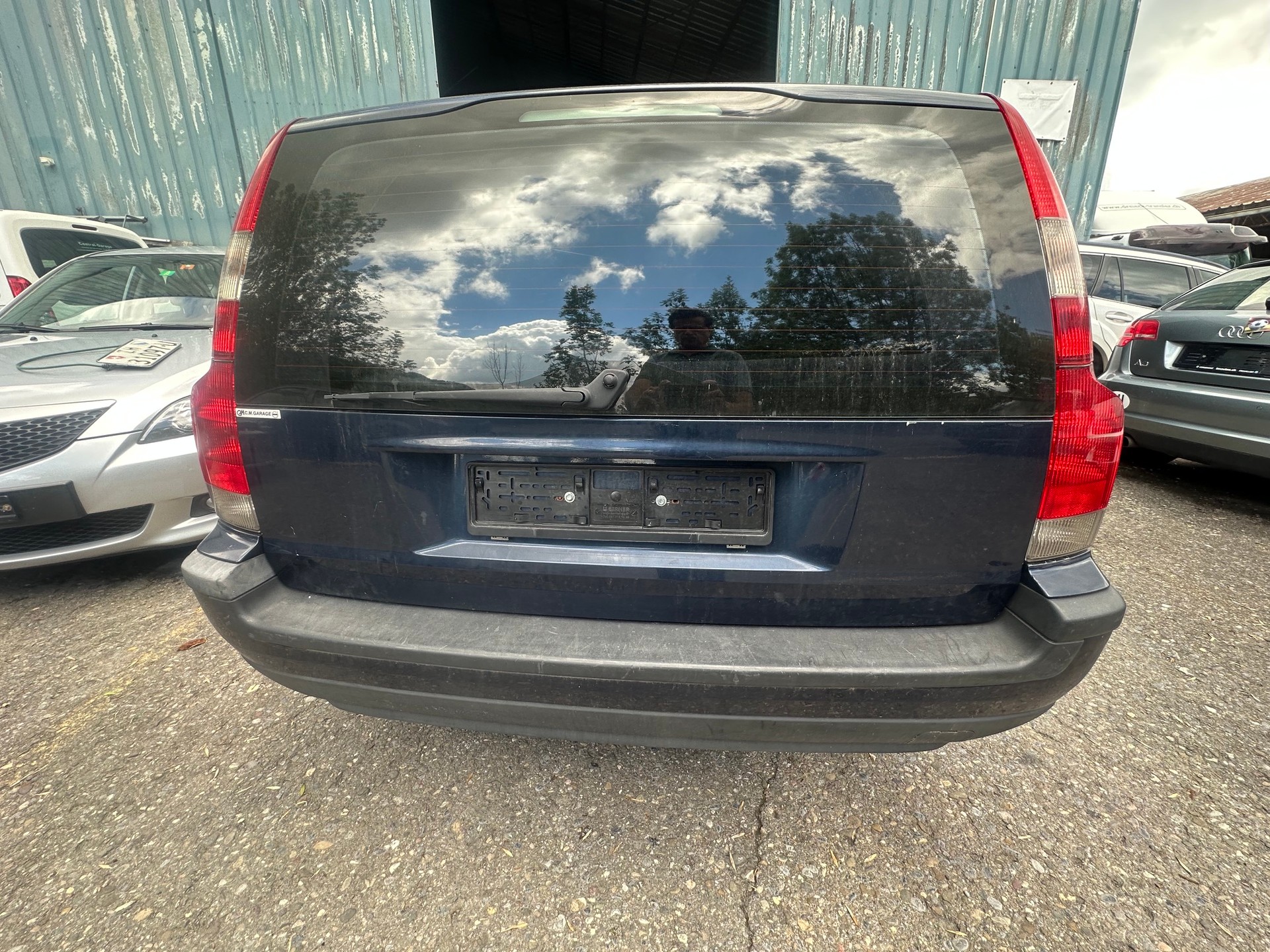 VOLVO V70 D5-image-5