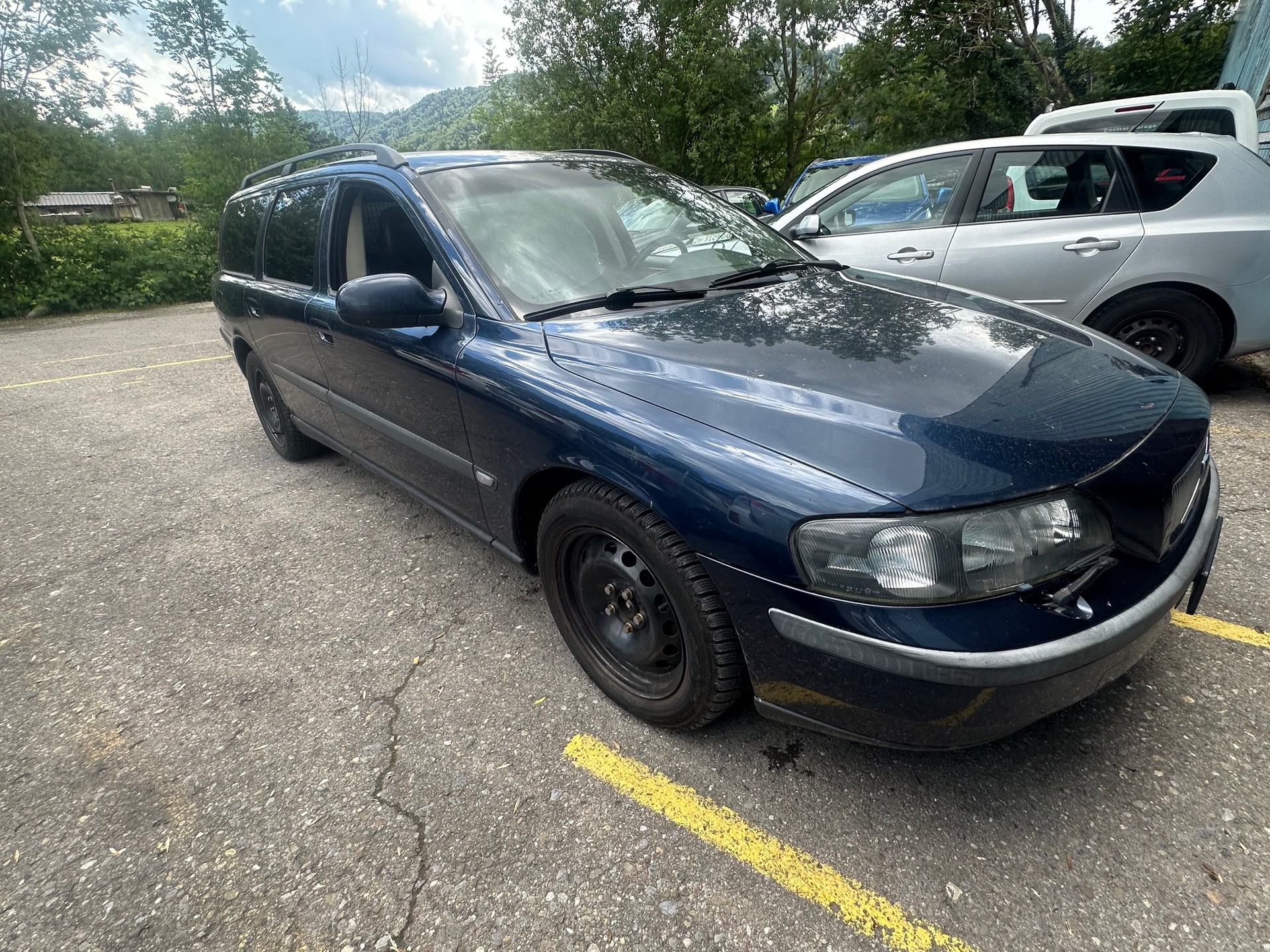 VOLVO V70 D5-image-2