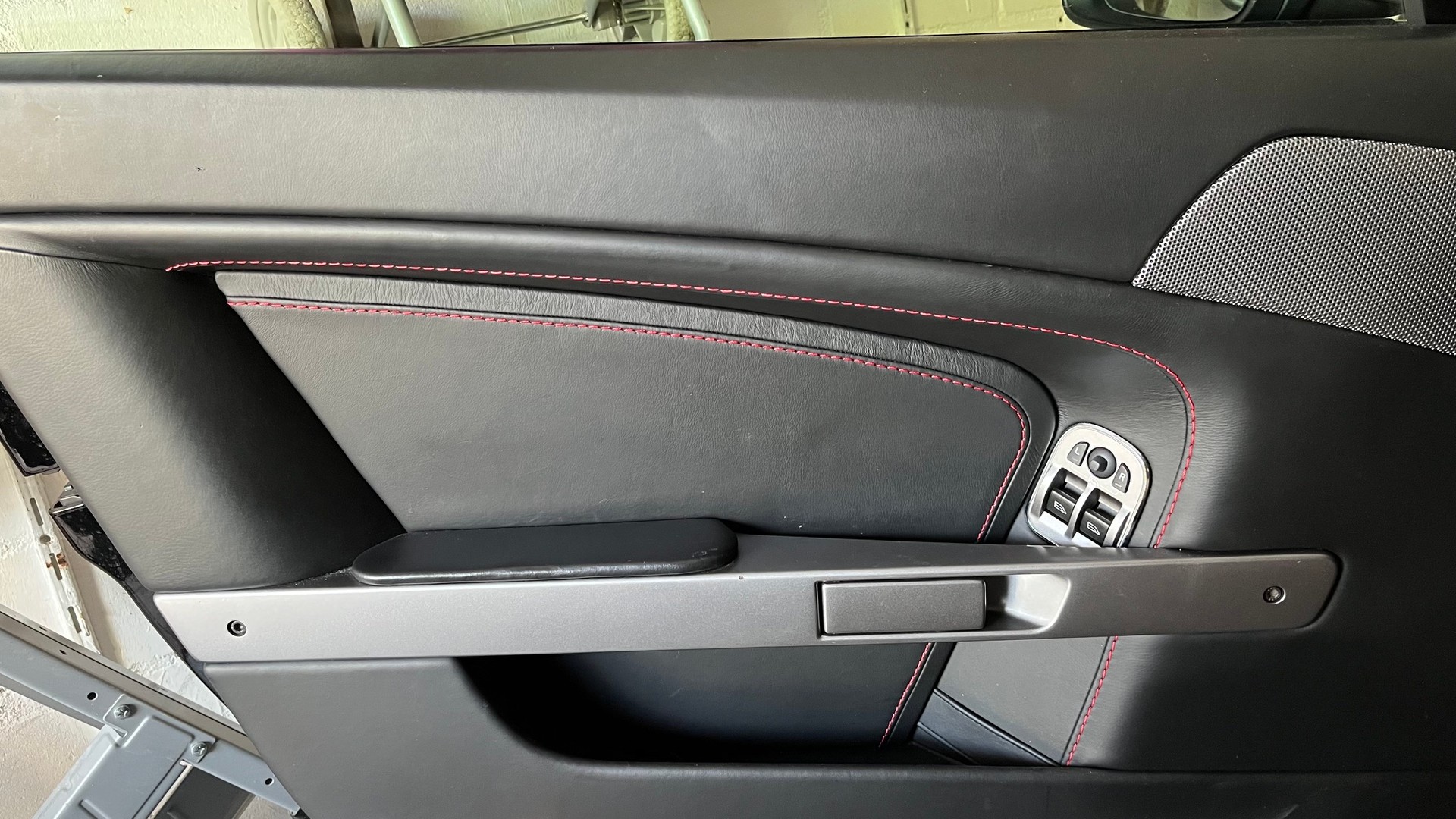 ASTON MARTIN 4.7 Sportshift-image-7