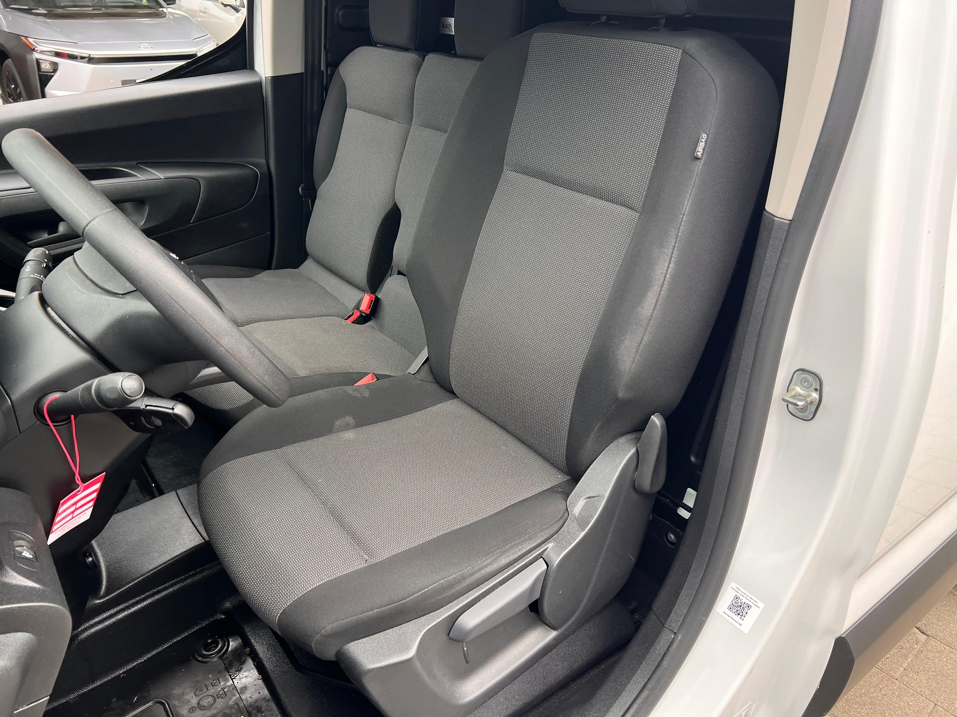 TOYOTA PROACE CITY Van L1 1.2 Active-image-10