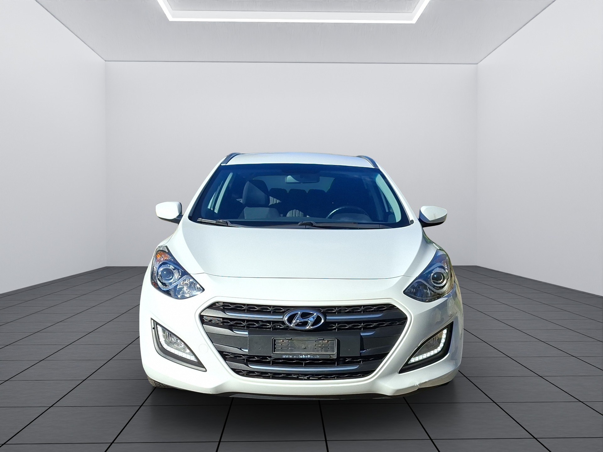HYUNDAI i30 Wagon 1.6 CRDi Amplia Automatic DCT-image-1