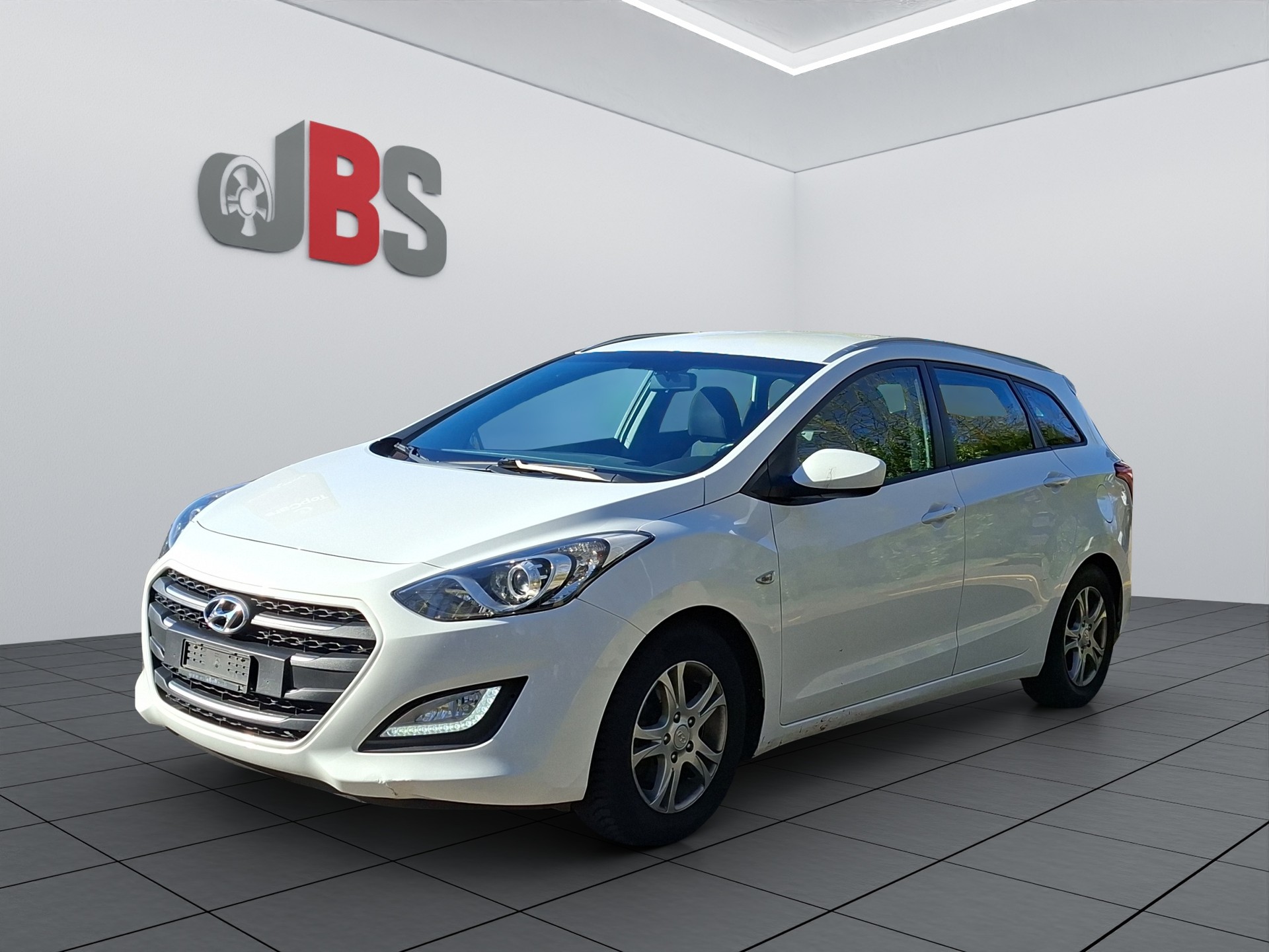 HYUNDAI i30 Wagon 1.6 CRDi Amplia Automatic DCT-image-0