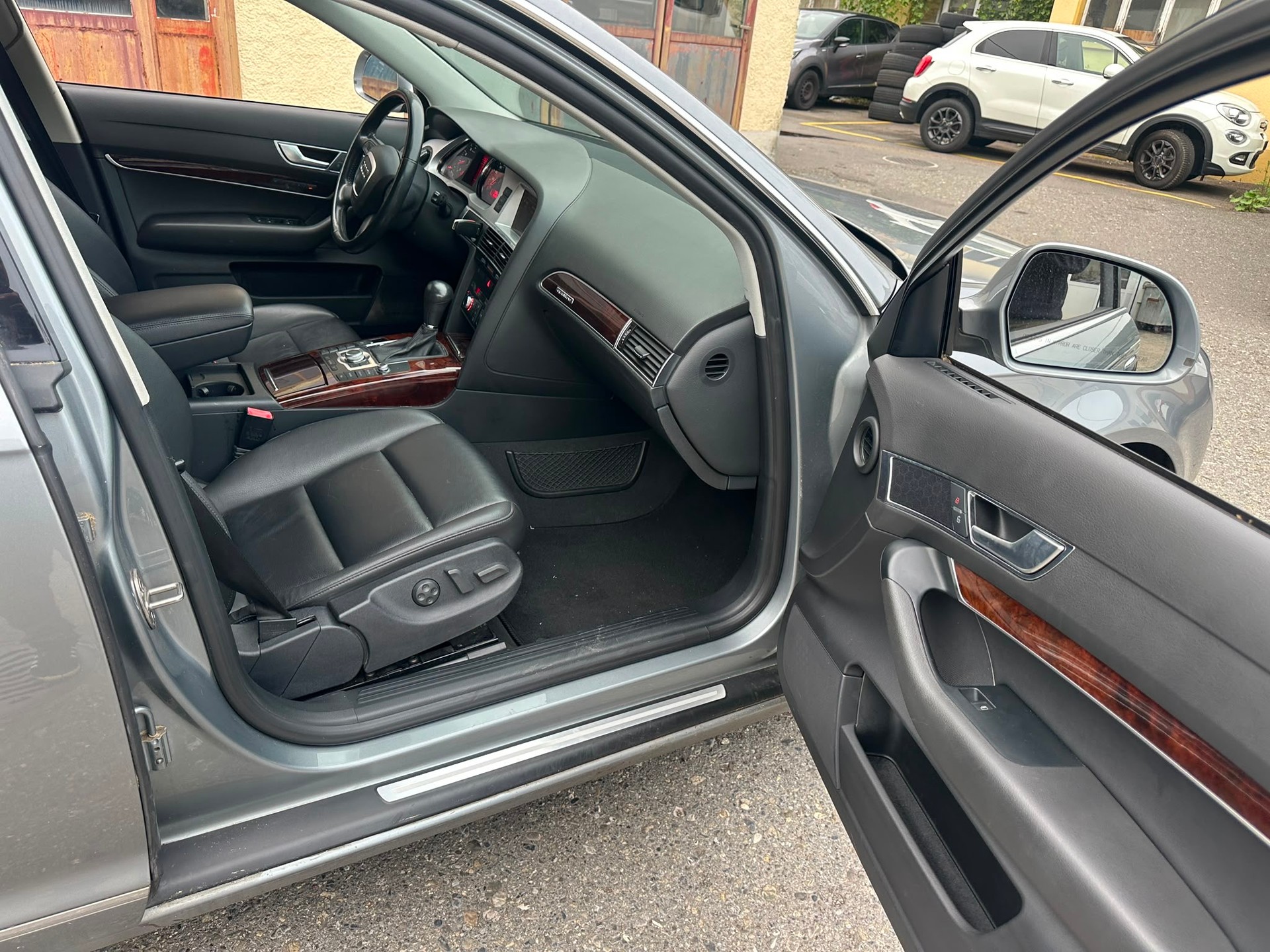 AUDI A6-image-10