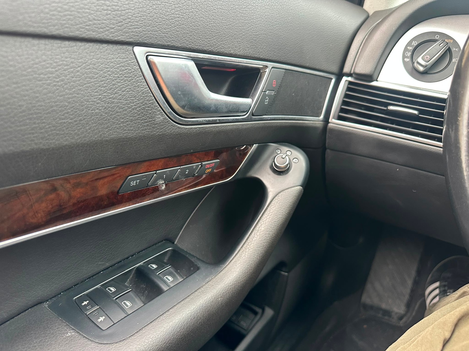 AUDI A6-image-8