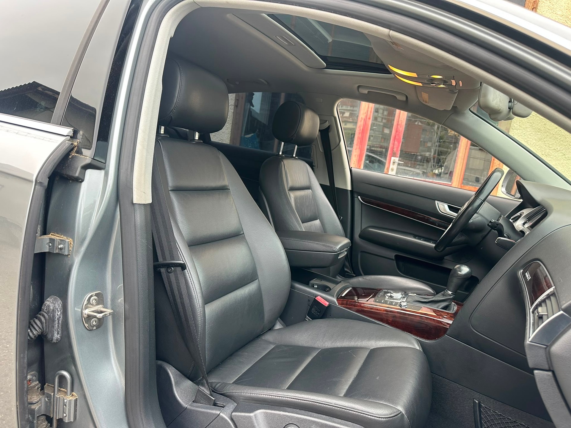 AUDI A6-image-11