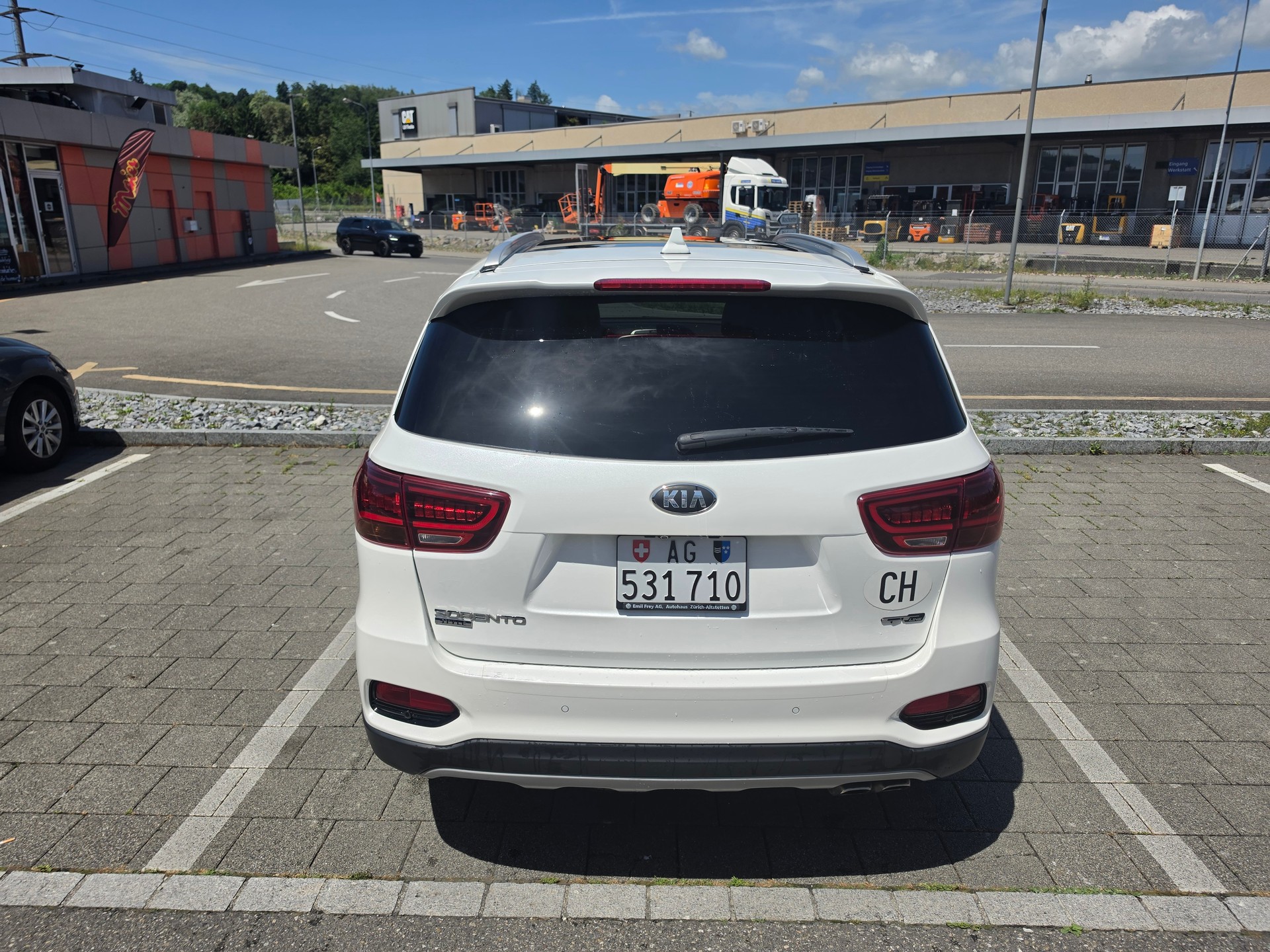 KIA 2.2 CRDi Style 7P-image-2