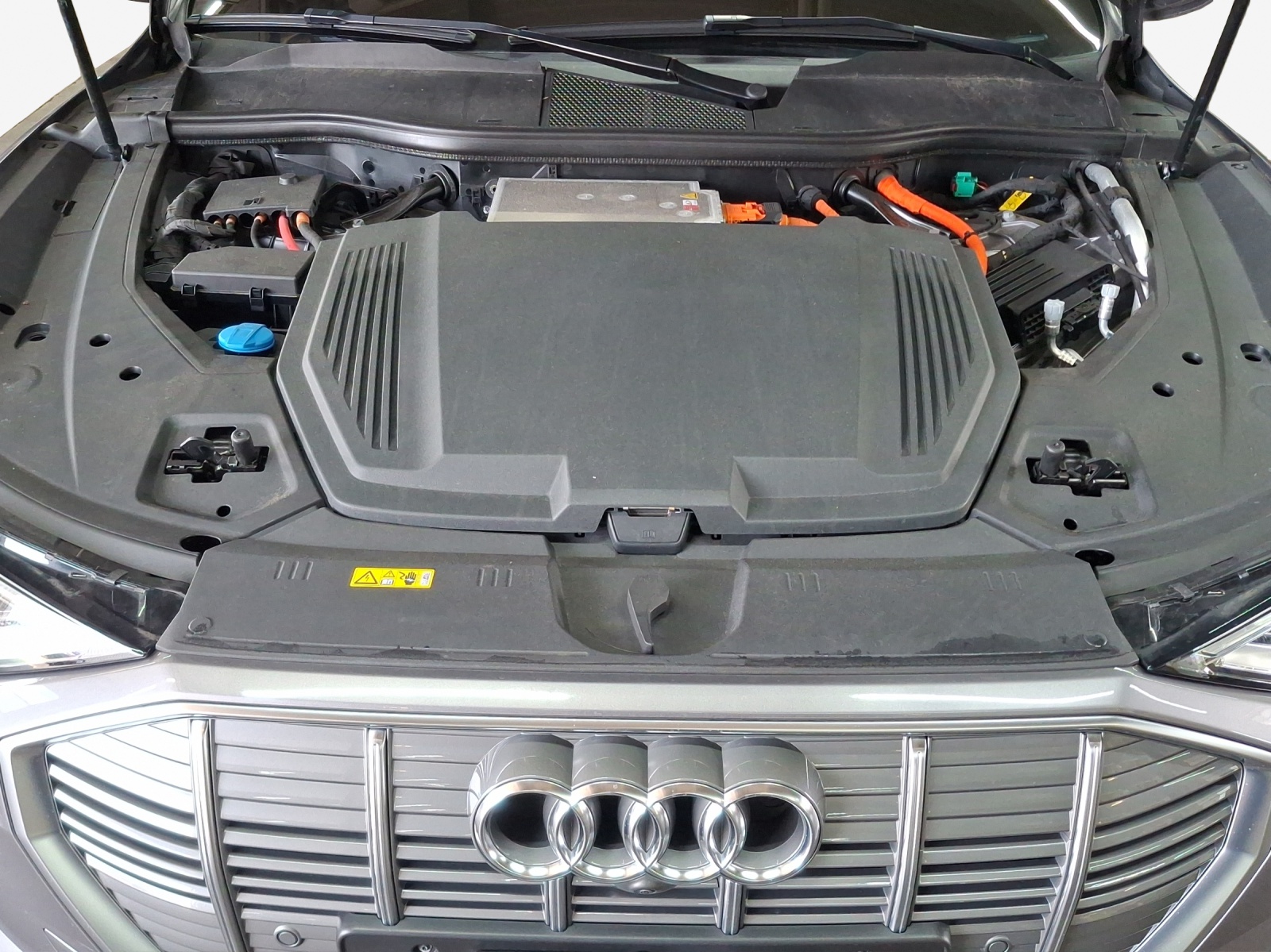 AUDI e-tron 55 Advanced quattro-image-15
