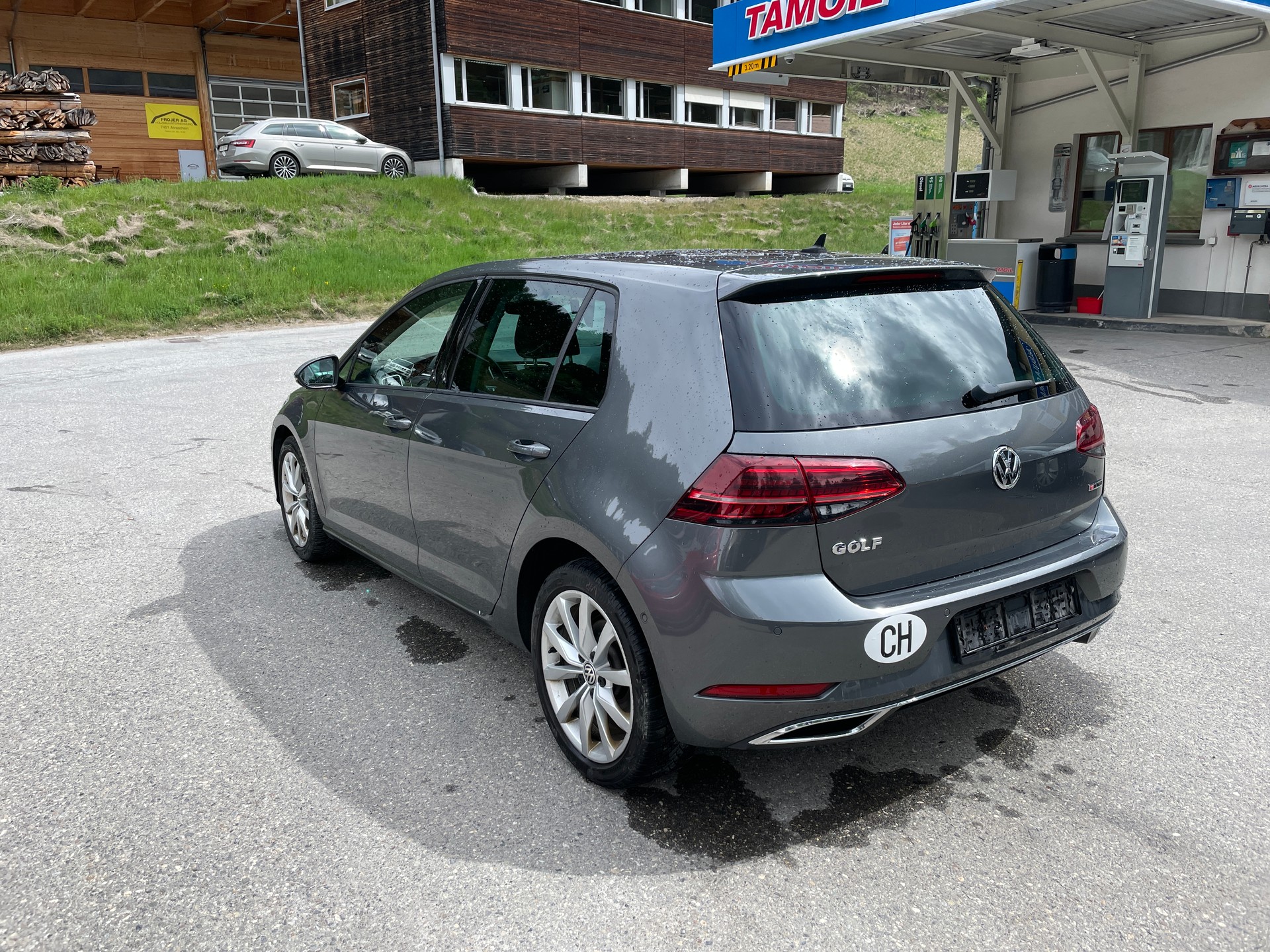 VW Golf 2.0 TDI Highline Swiss Line Limited 4M DSG-image-3