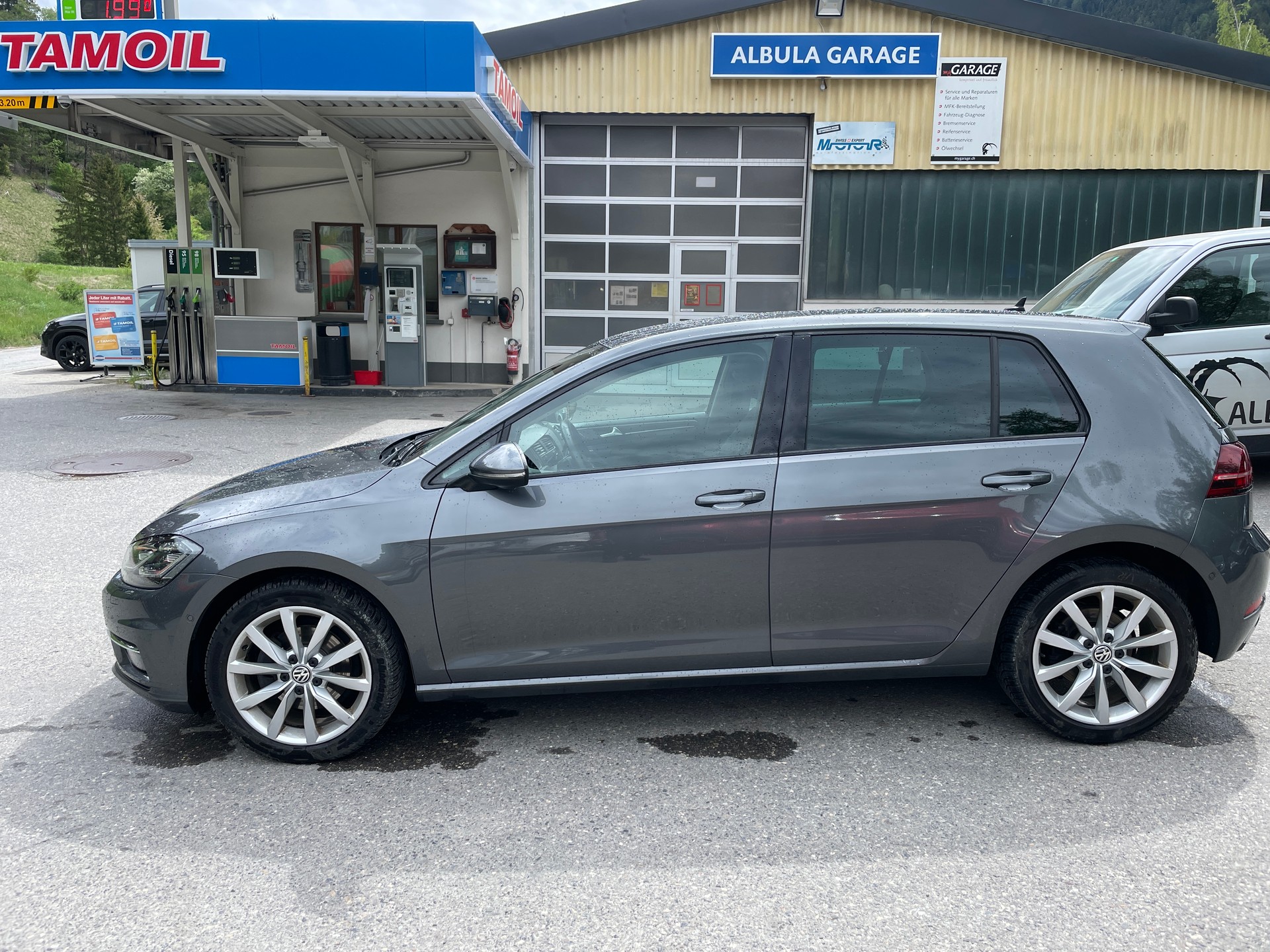 VW Golf 2.0 TDI Highline Swiss Line Limited 4M DSG-image-2