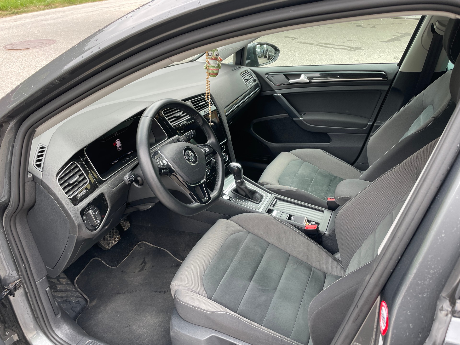VW Golf 2.0 TDI Highline Swiss Line Limited 4M DSG-image-8