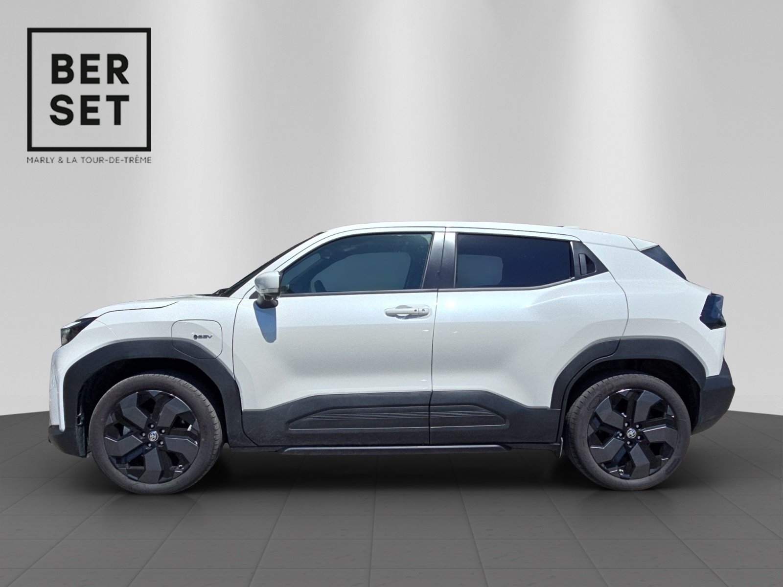TOYOTA Urban Cruiser Premium AWD-showroom-element-1