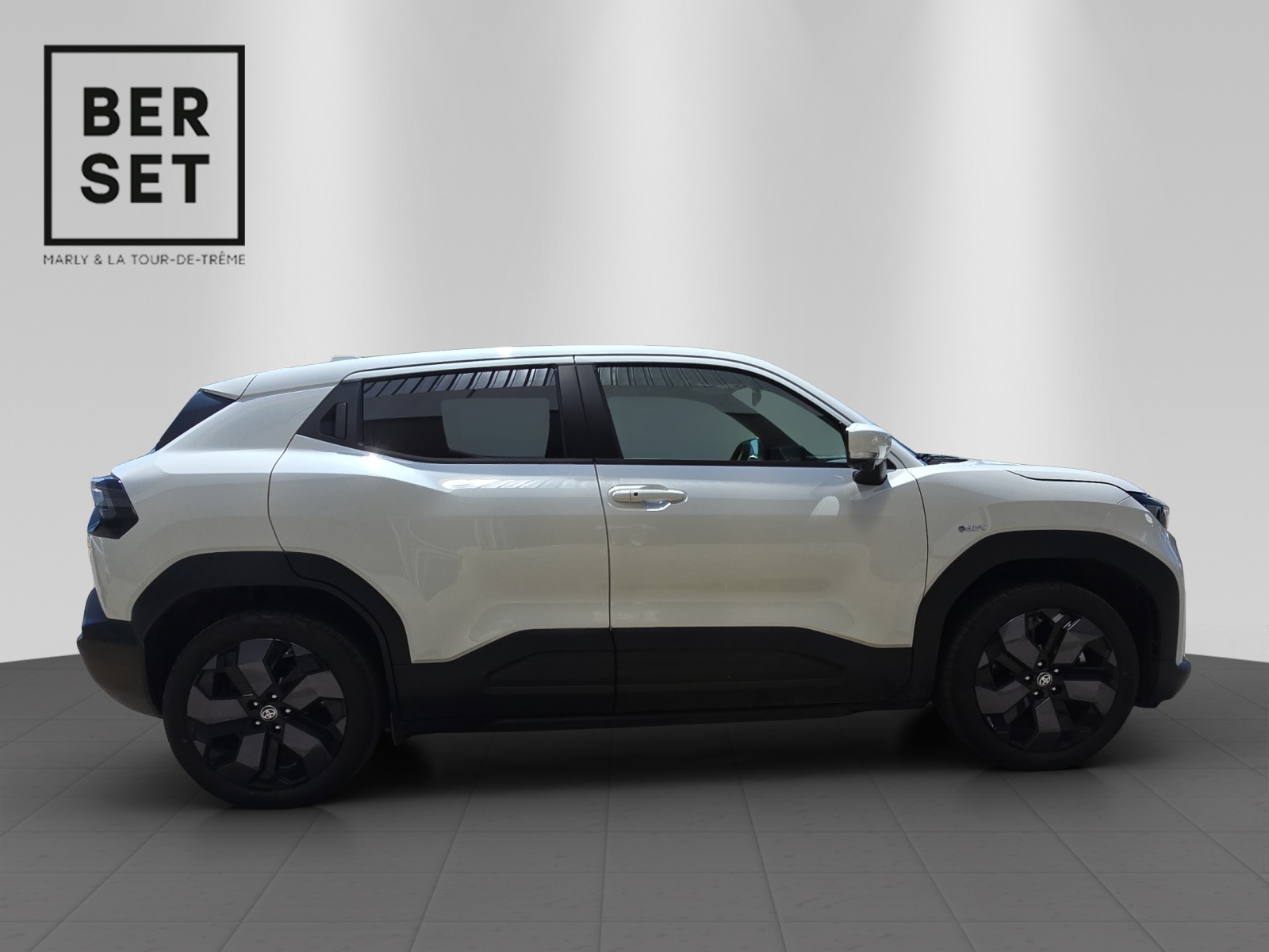 TOYOTA Urban Cruiser Premium AWD-image-5