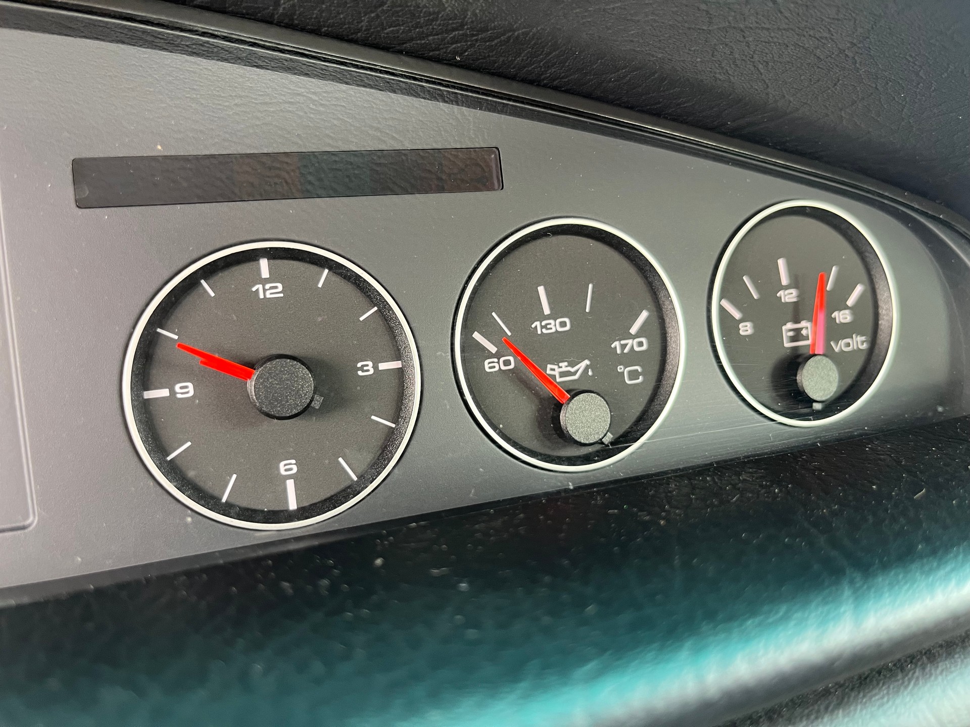 AUDI A6 2.6 E 150CV manuelle de 1ère main! Etat de neuf! Magnifique Youngtimer! Grand service et expertise effectué.-image-7