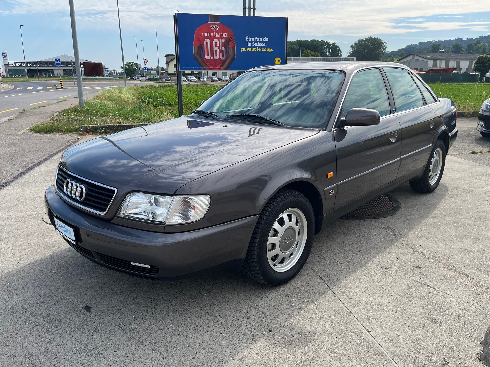 AUDI A6 2.6 E 150CV manuelle de 1ère main! Etat de neuf! Magnifique Youngtimer! Grand service et expertise effectué.-image-1