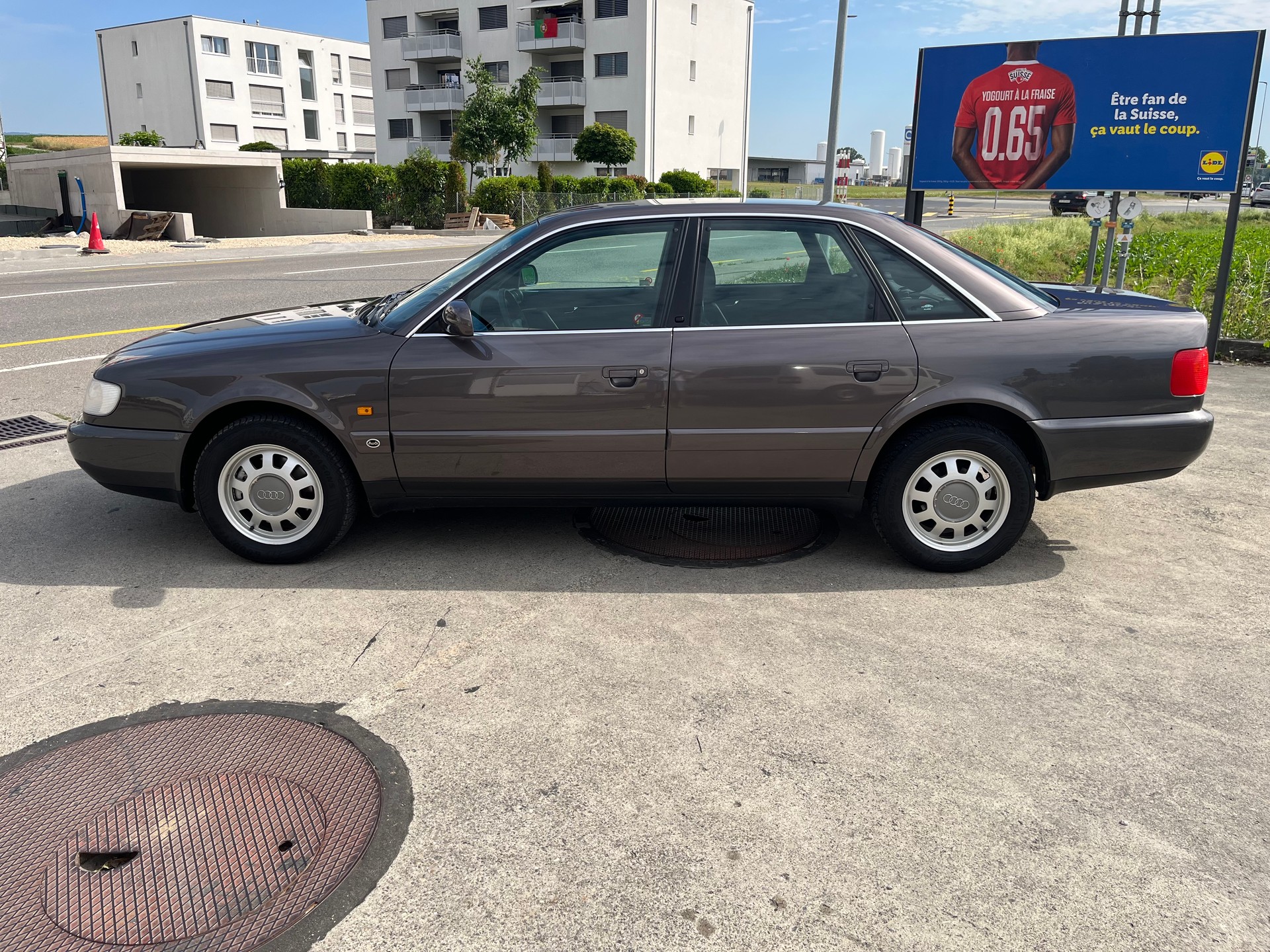 AUDI A6 2.6 E 150CV manuelle de 1ère main! Etat de neuf! Magnifique Youngtimer! Grand service et expertise effectué.-image-4