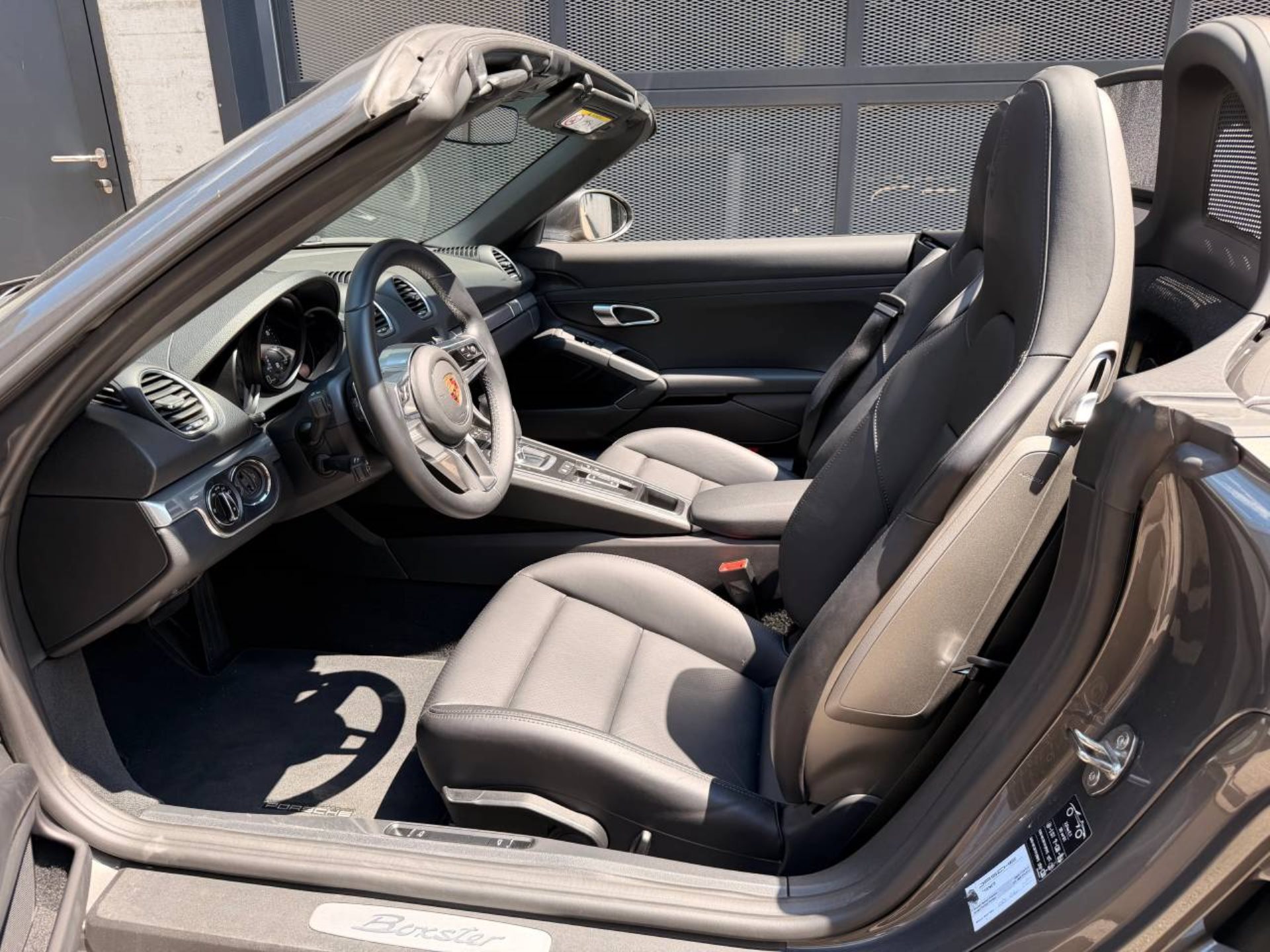 PORSCHE 718 Boxster-image-19