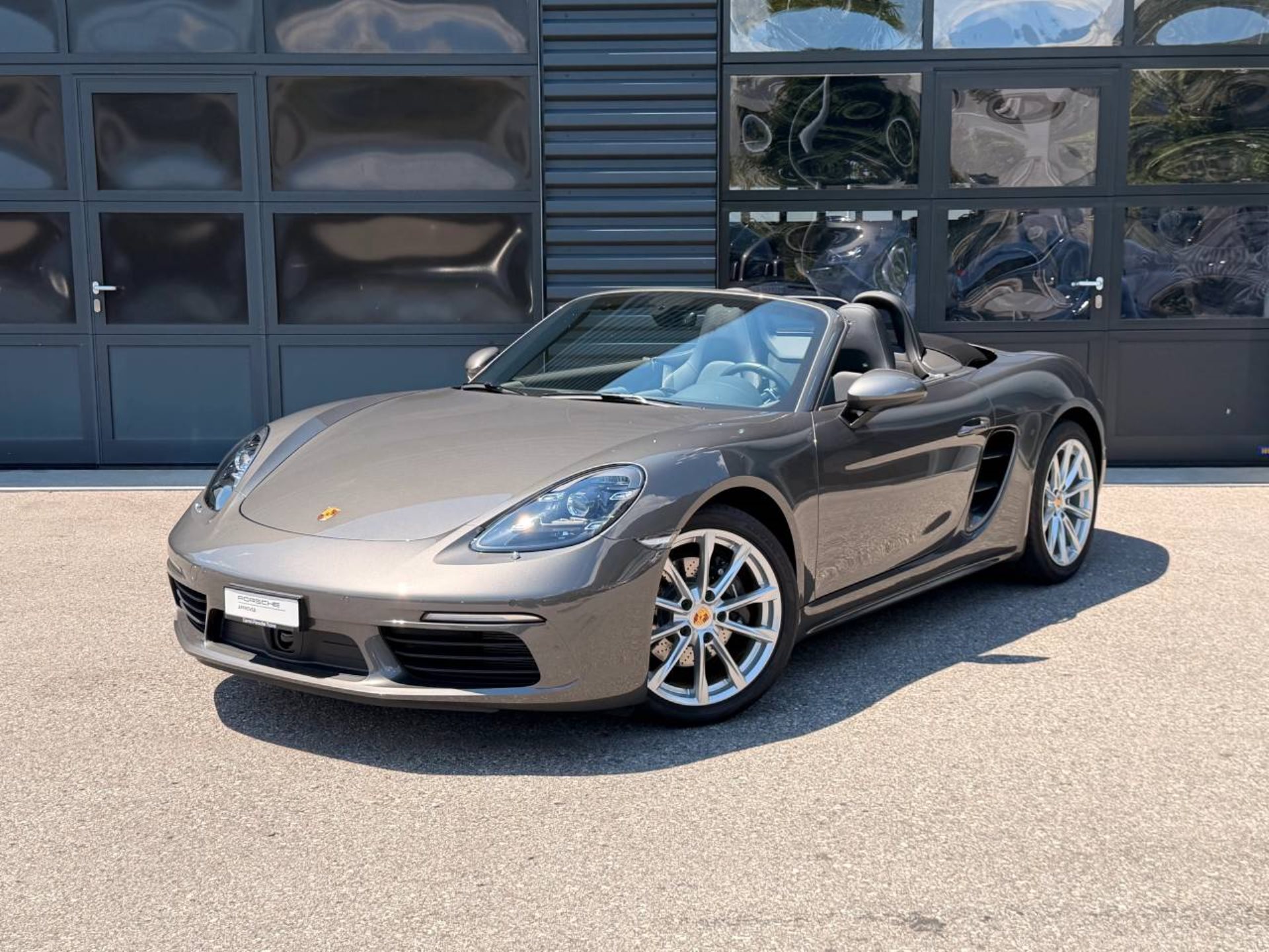 PORSCHE 718 Boxster-image-0