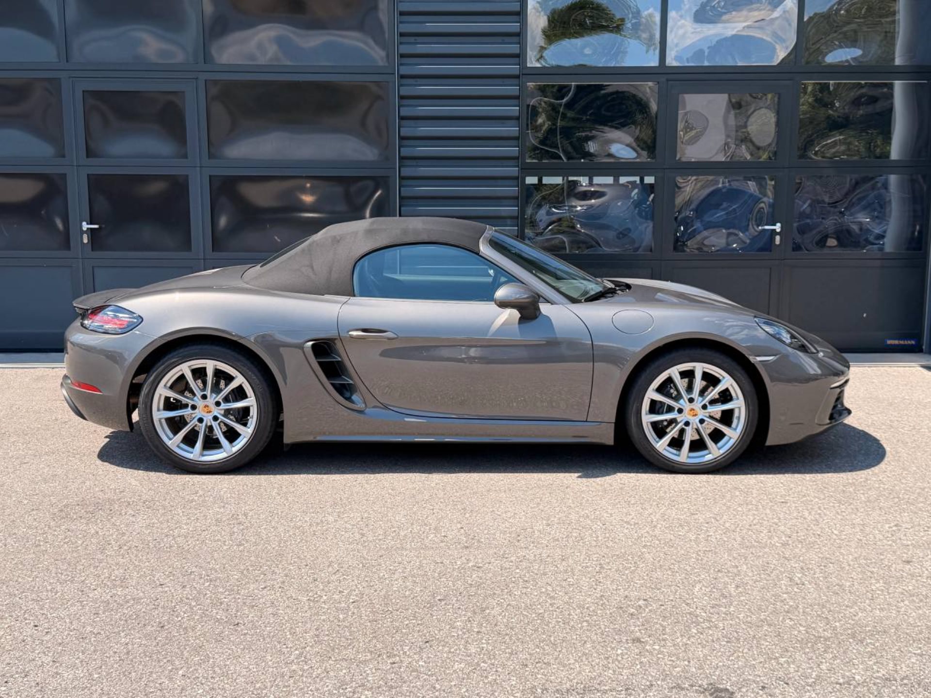 PORSCHE 718 Boxster-image-7