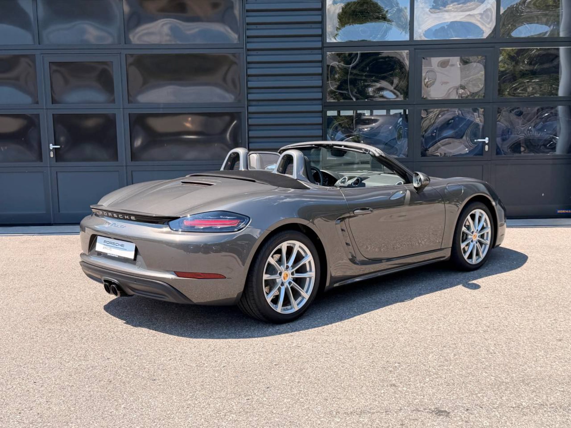 PORSCHE 718 Boxster-image-6