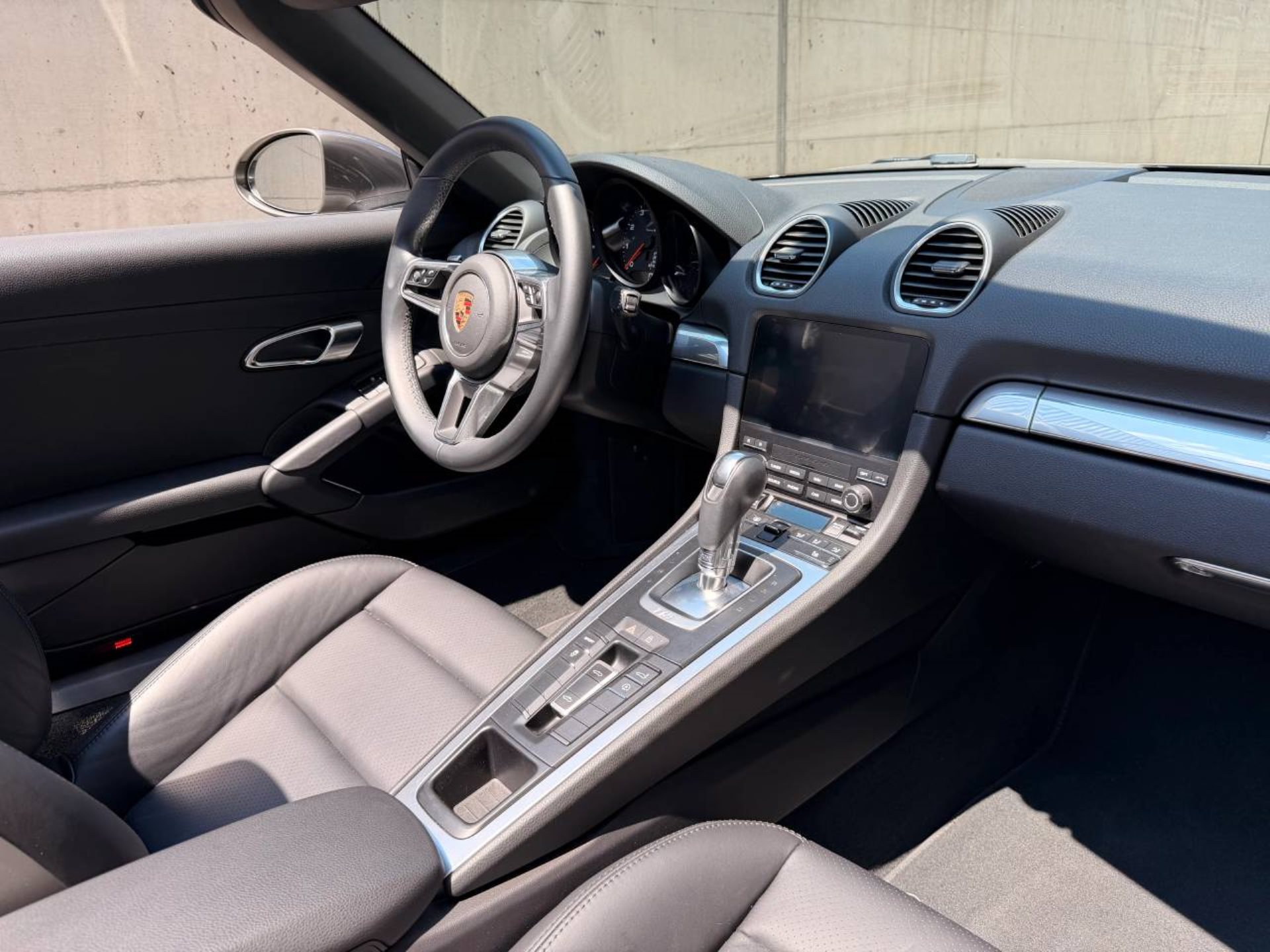 PORSCHE 718 Boxster-image-22