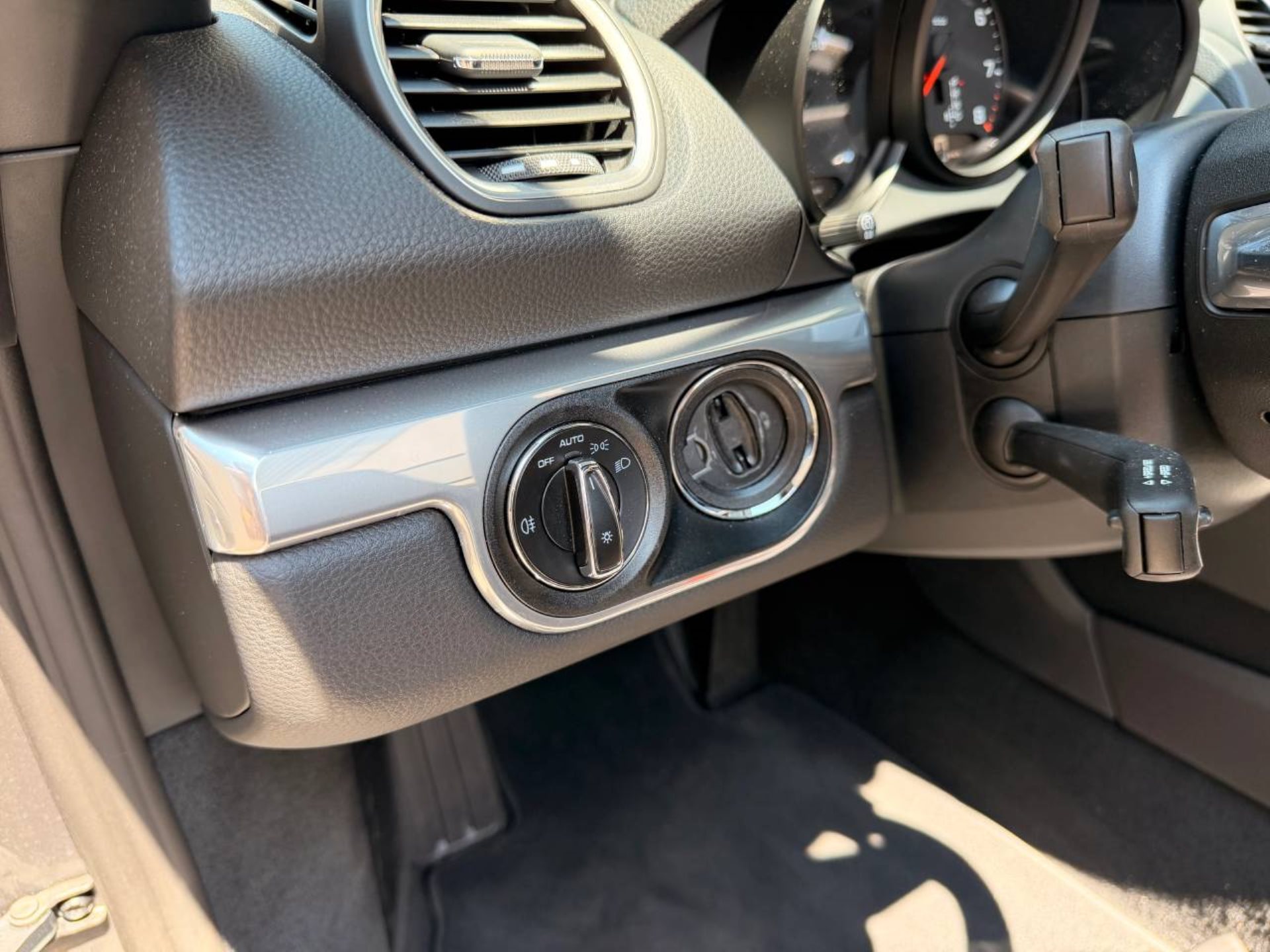 PORSCHE 718 Boxster-image-17