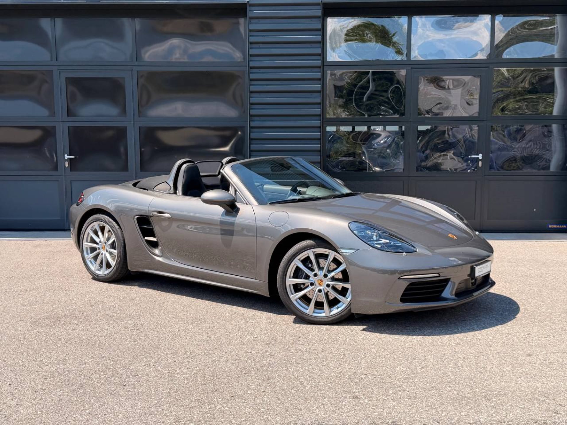 PORSCHE 718 Boxster-image-8