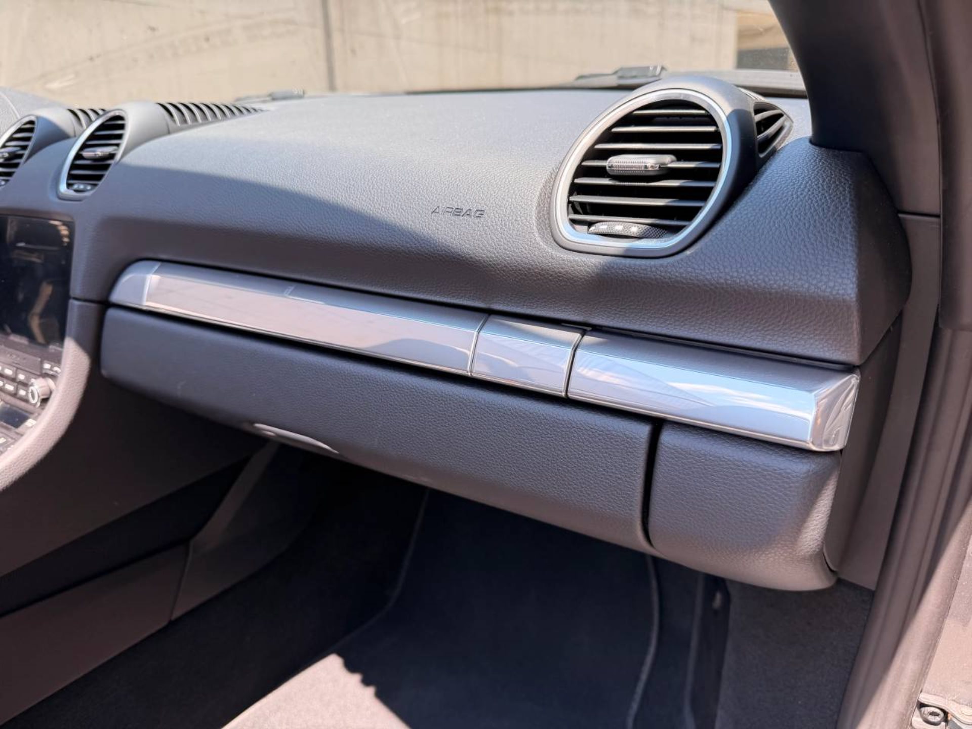 PORSCHE 718 Boxster-image-25