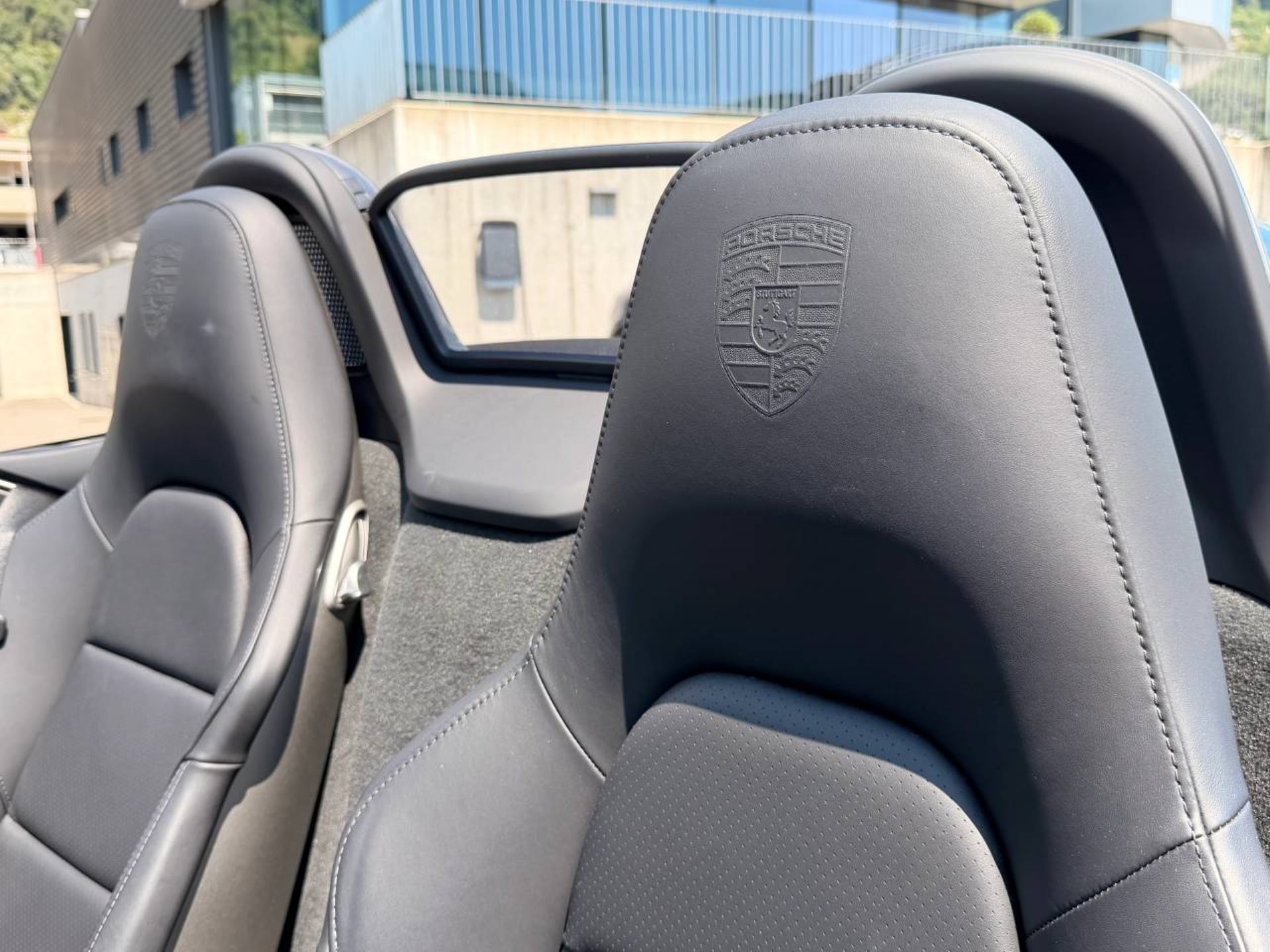 PORSCHE 718 Boxster-image-29