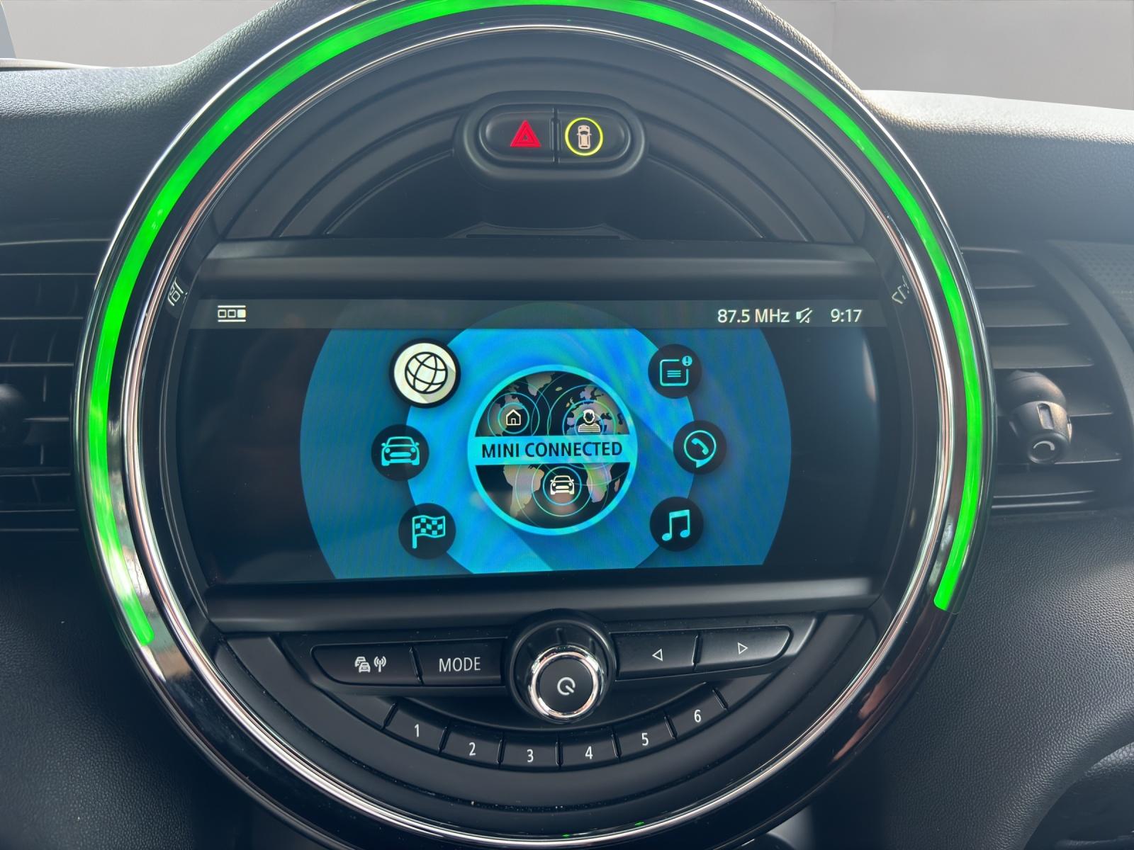 MINI Cabrio F57 1.5i Cooper-image-9