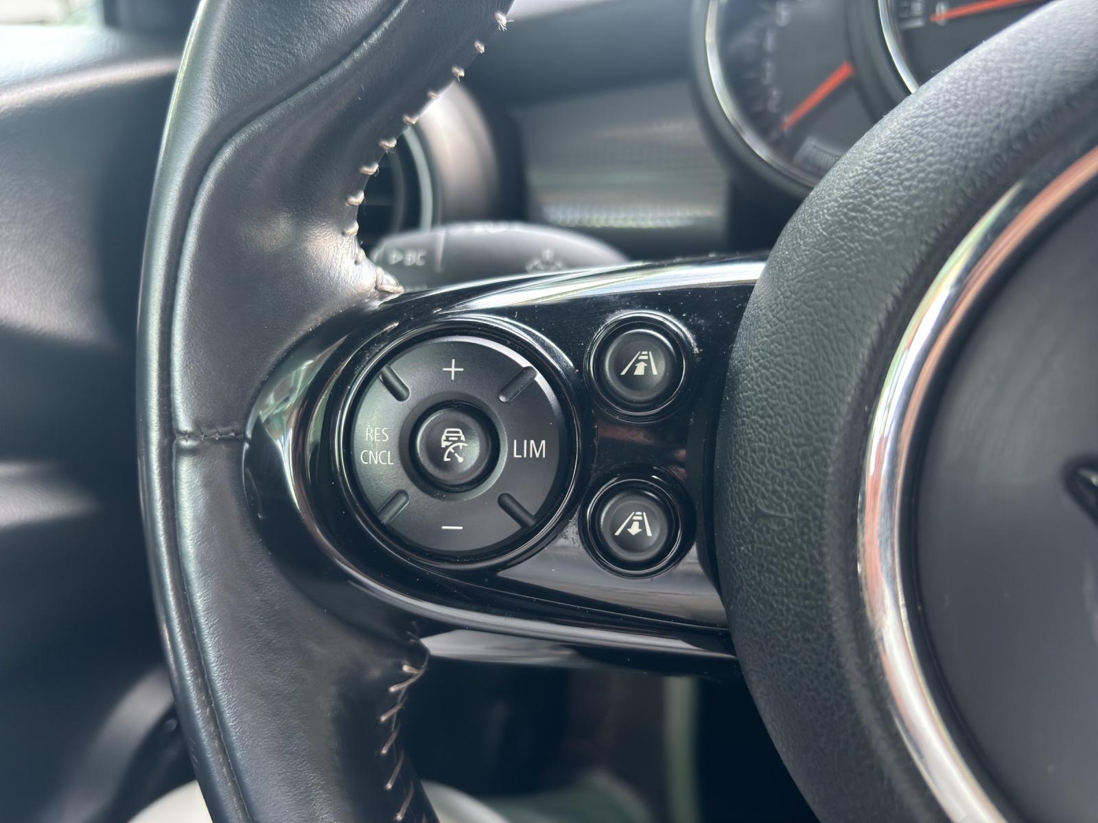 MINI Cabrio F57 1.5i Cooper-image-15