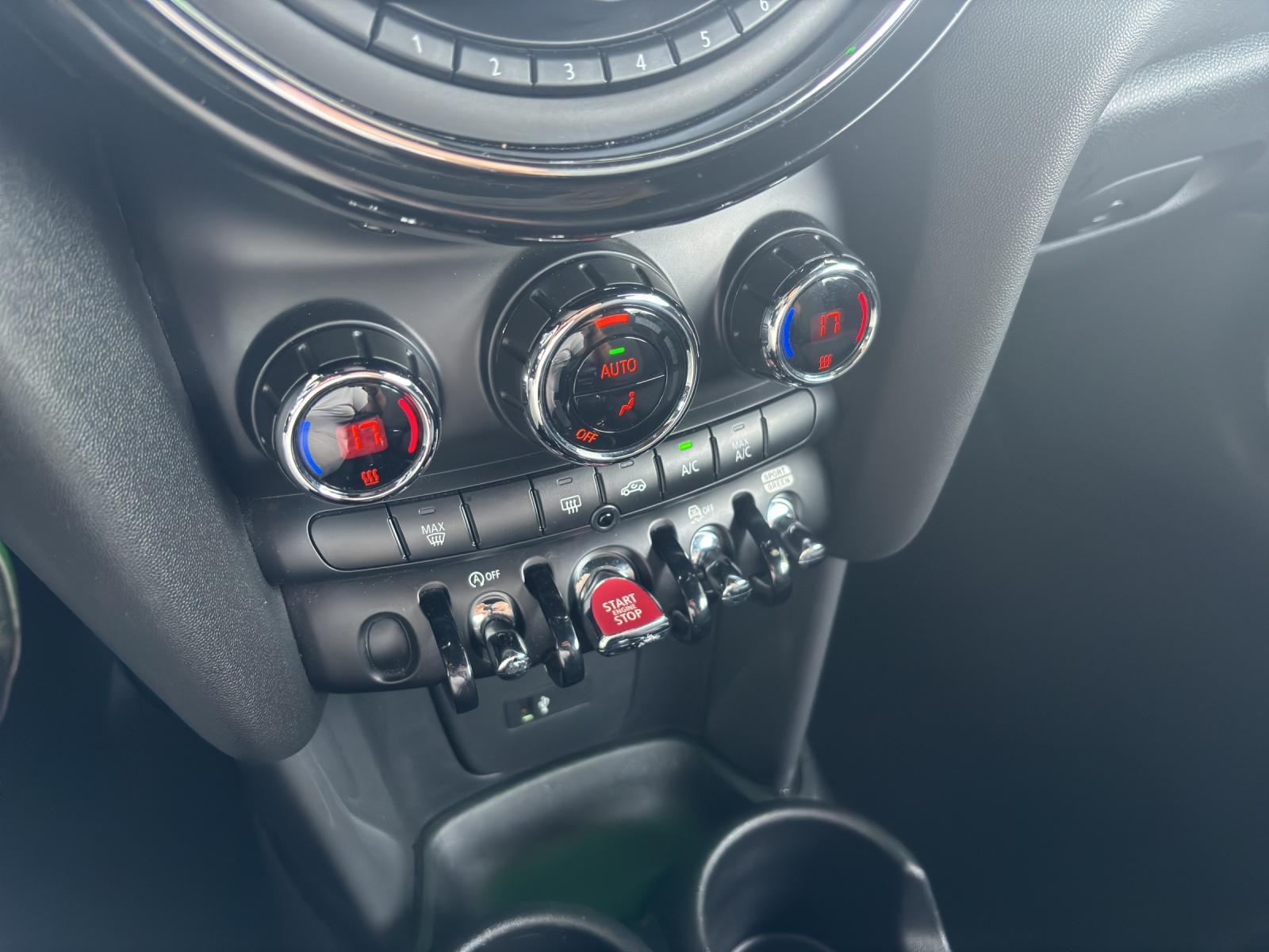 MINI Cabrio F57 1.5i Cooper-image-13