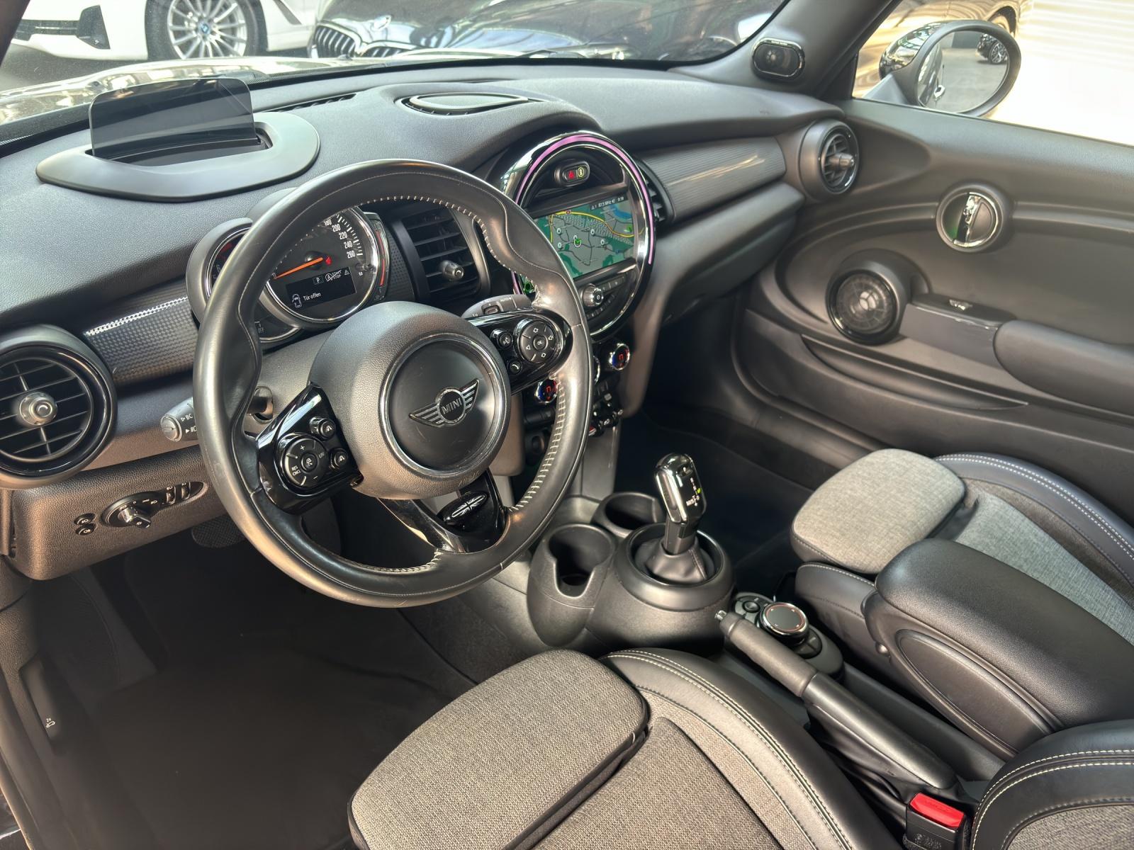 MINI Cabrio F57 1.5i Cooper-image-19