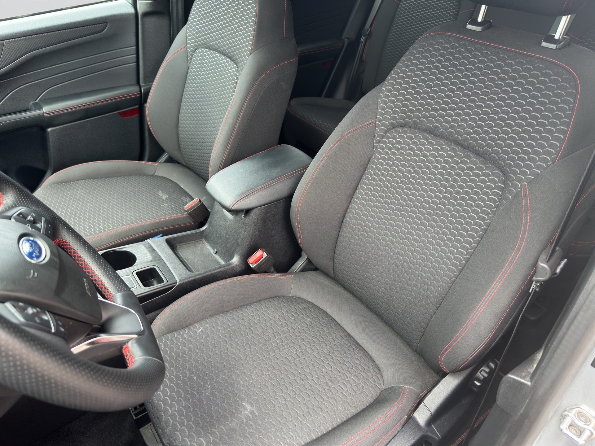 FORD Kuga 2.5 FHEV ST-Line-image-6