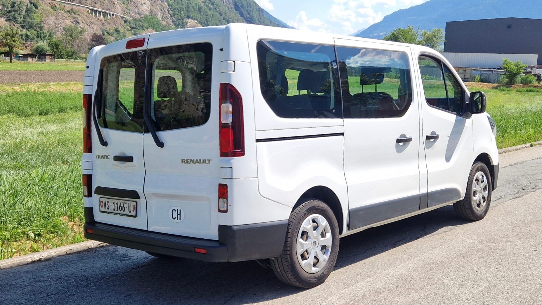 RENAULT Trafic Blue dCi 110 Passenger Equilibre-image-2