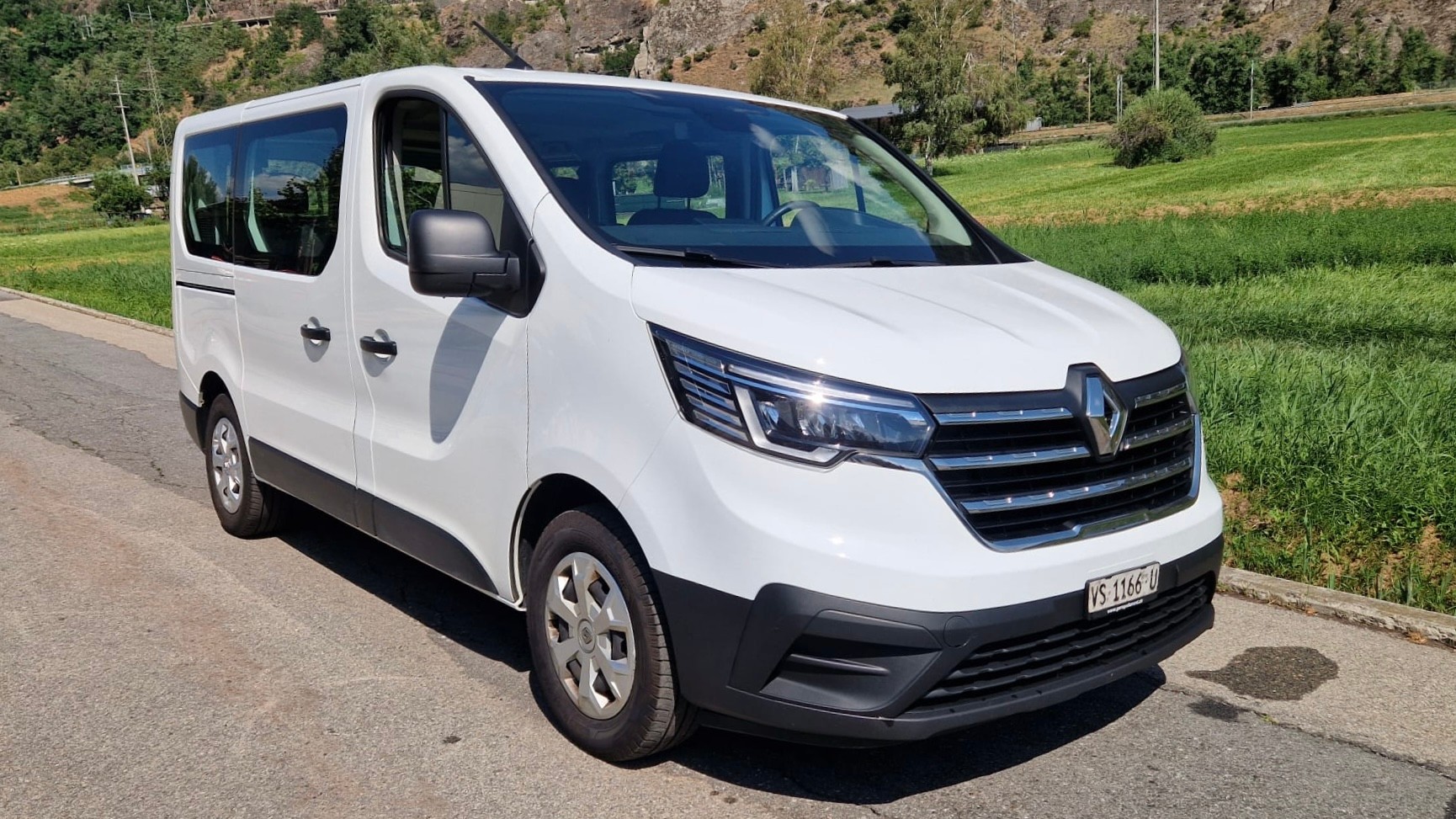 RENAULT Trafic Blue dCi 110 Passenger Equilibre-image-0