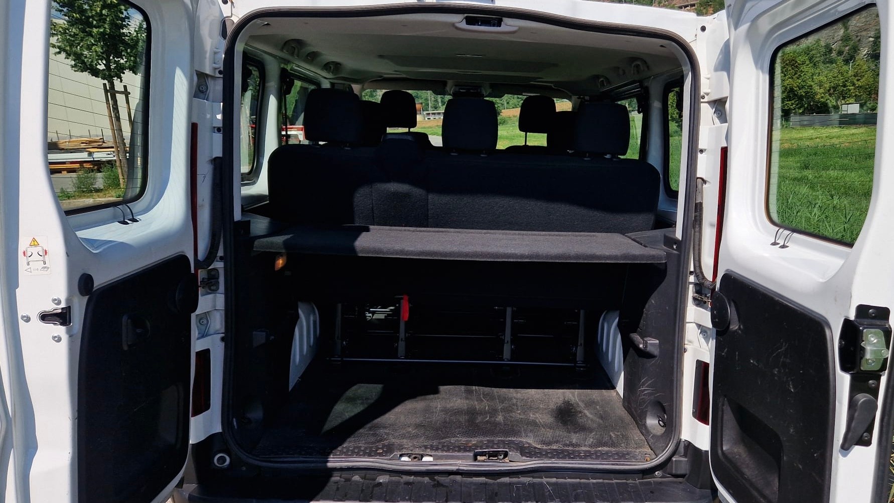 RENAULT Trafic Blue dCi 110 Passenger Equilibre-image-9