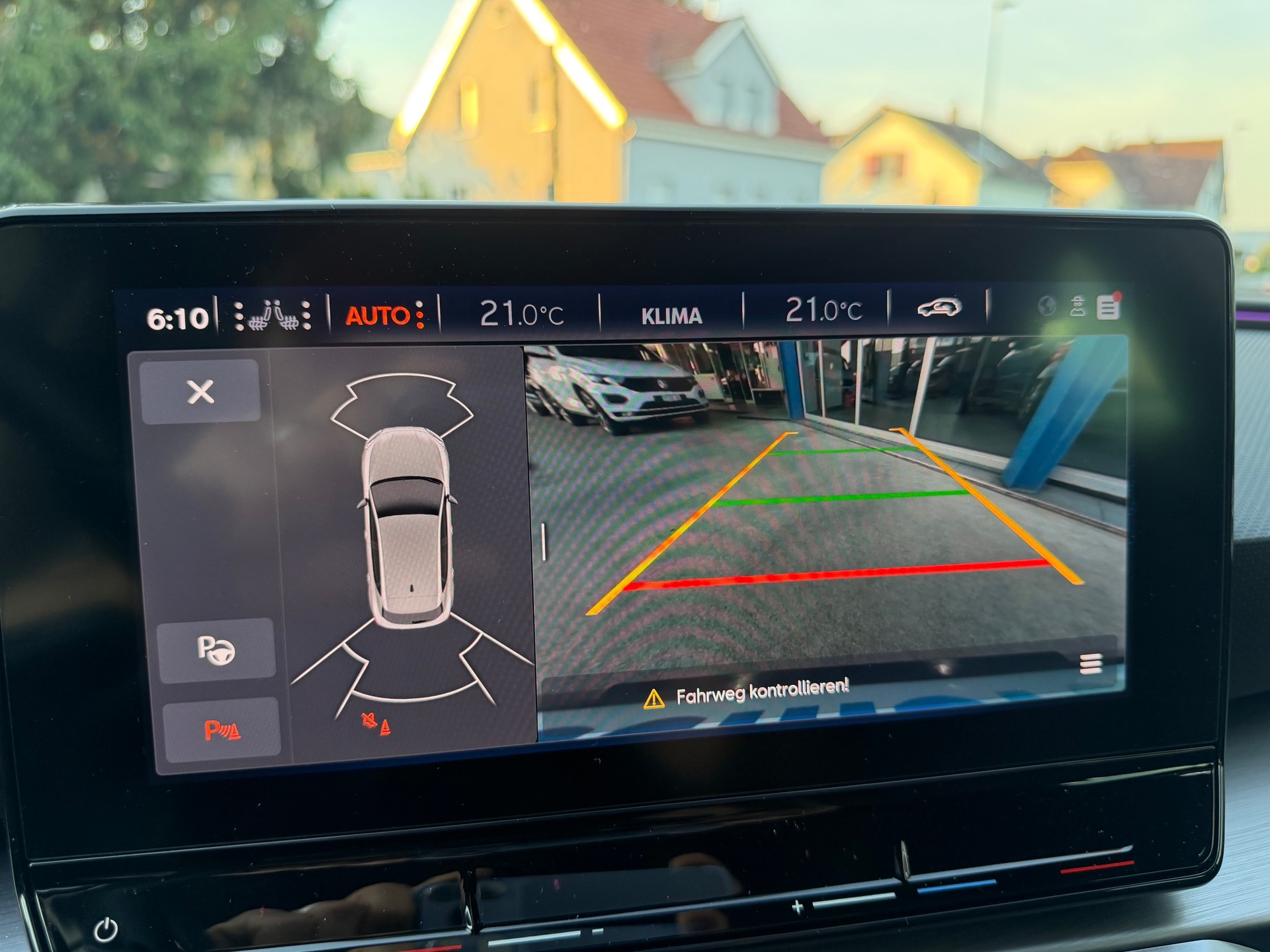 SEAT Leon 1.5 eTSI mHEV DSG FR-image-11