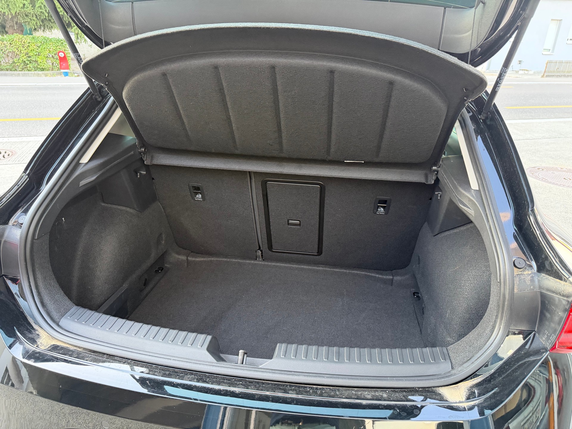 SEAT Leon 1.5 eTSI mHEV DSG FR-image-9