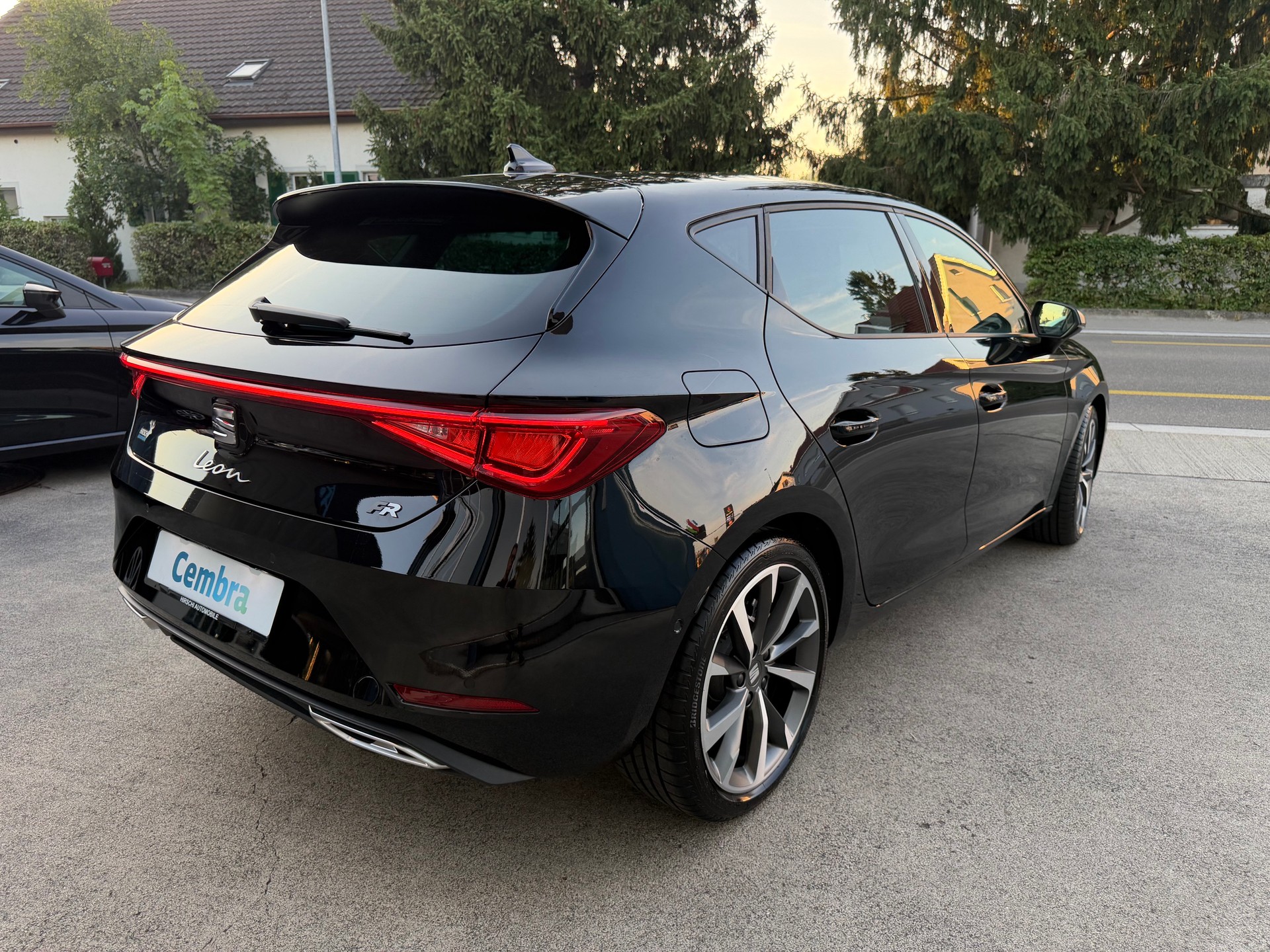 SEAT Leon 1.5 eTSI mHEV DSG FR-image-13