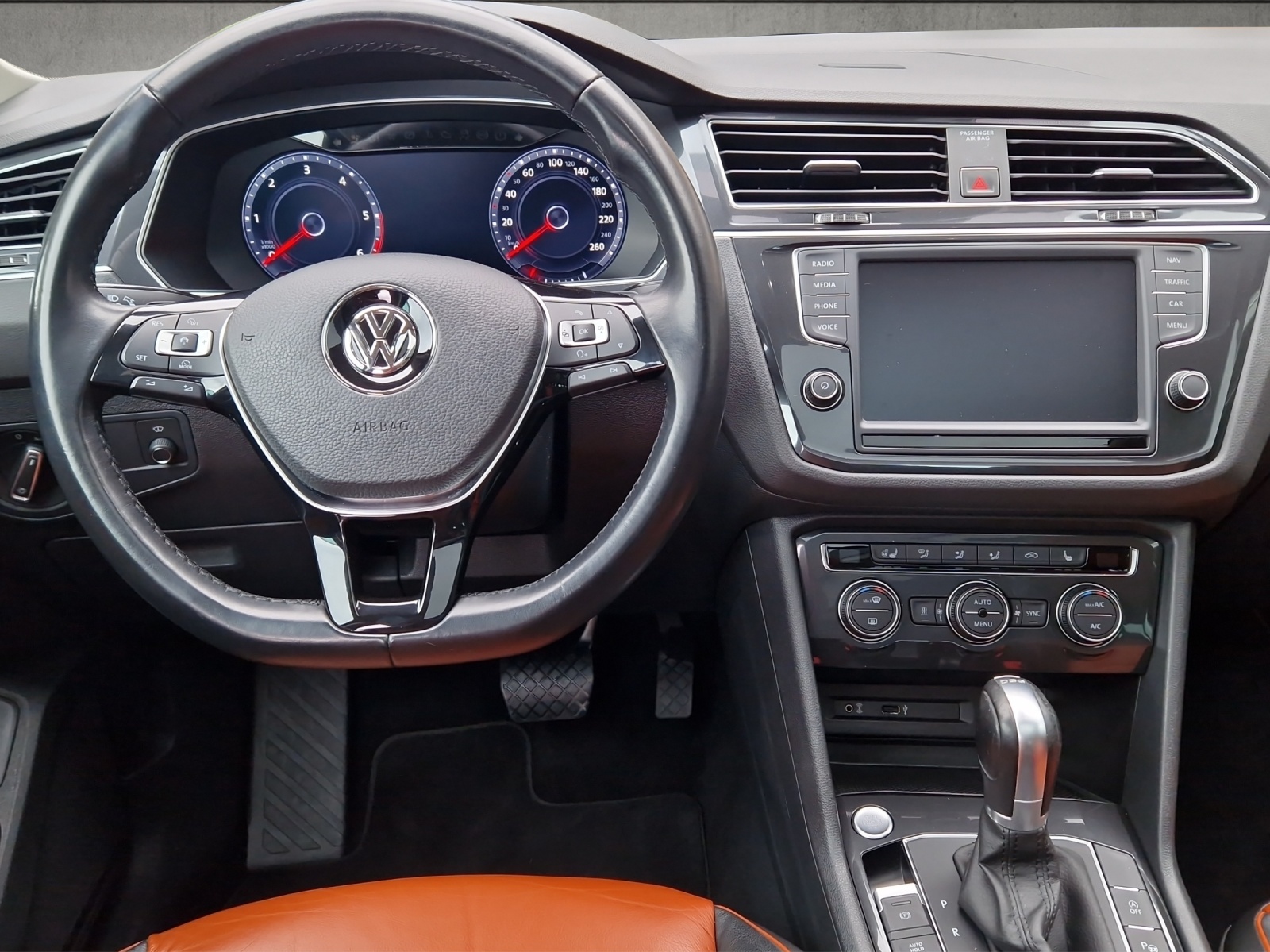 VW Tiguan 2.0 TDI SCR Highline DSG-image-5